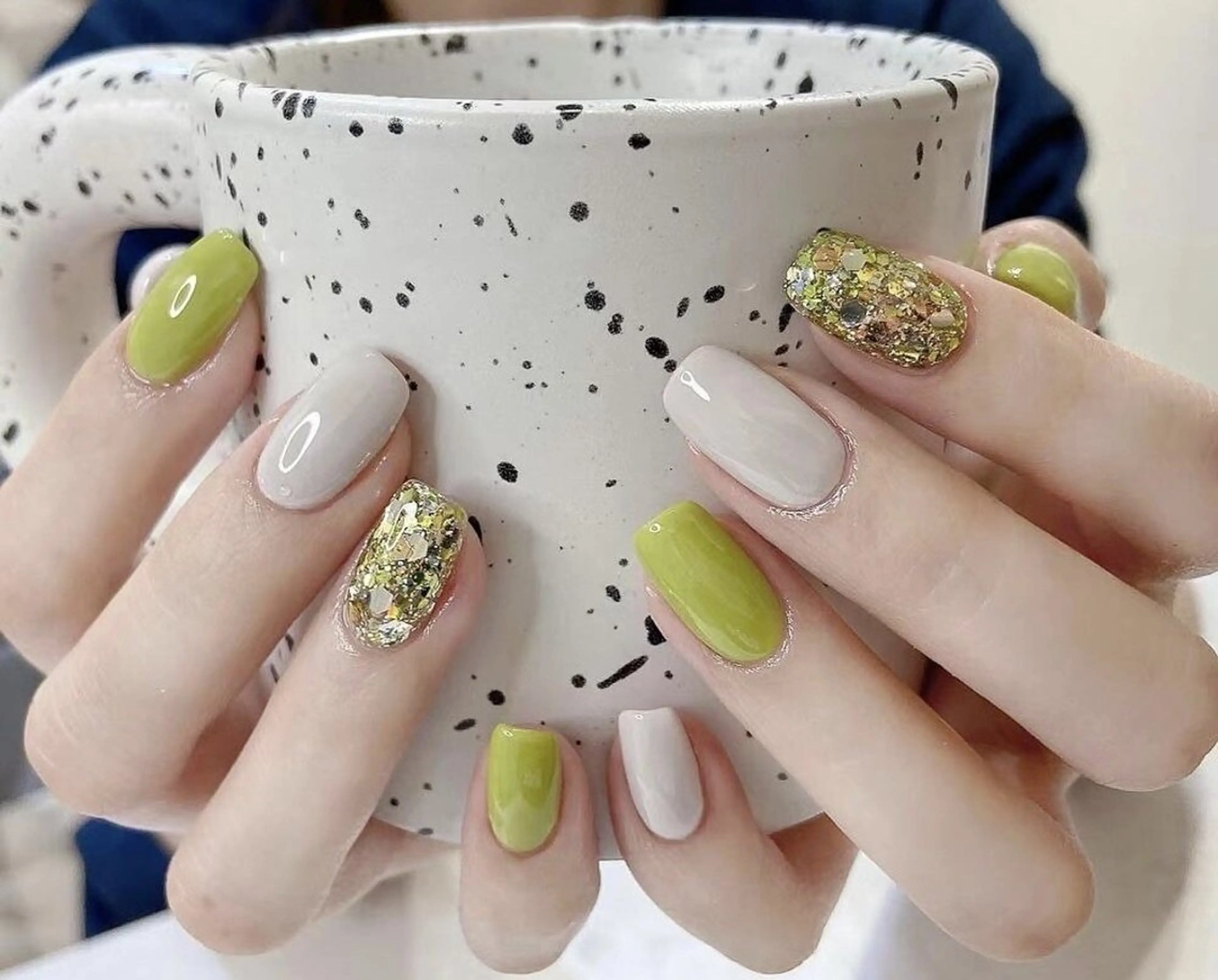 ネイル チークネイル 長さ出し ジェルネイル マグネットネイル 持ち込み ハンドネイル ハンドケア ラッキーネイルサロン 西川口東口店のネイルデザイン