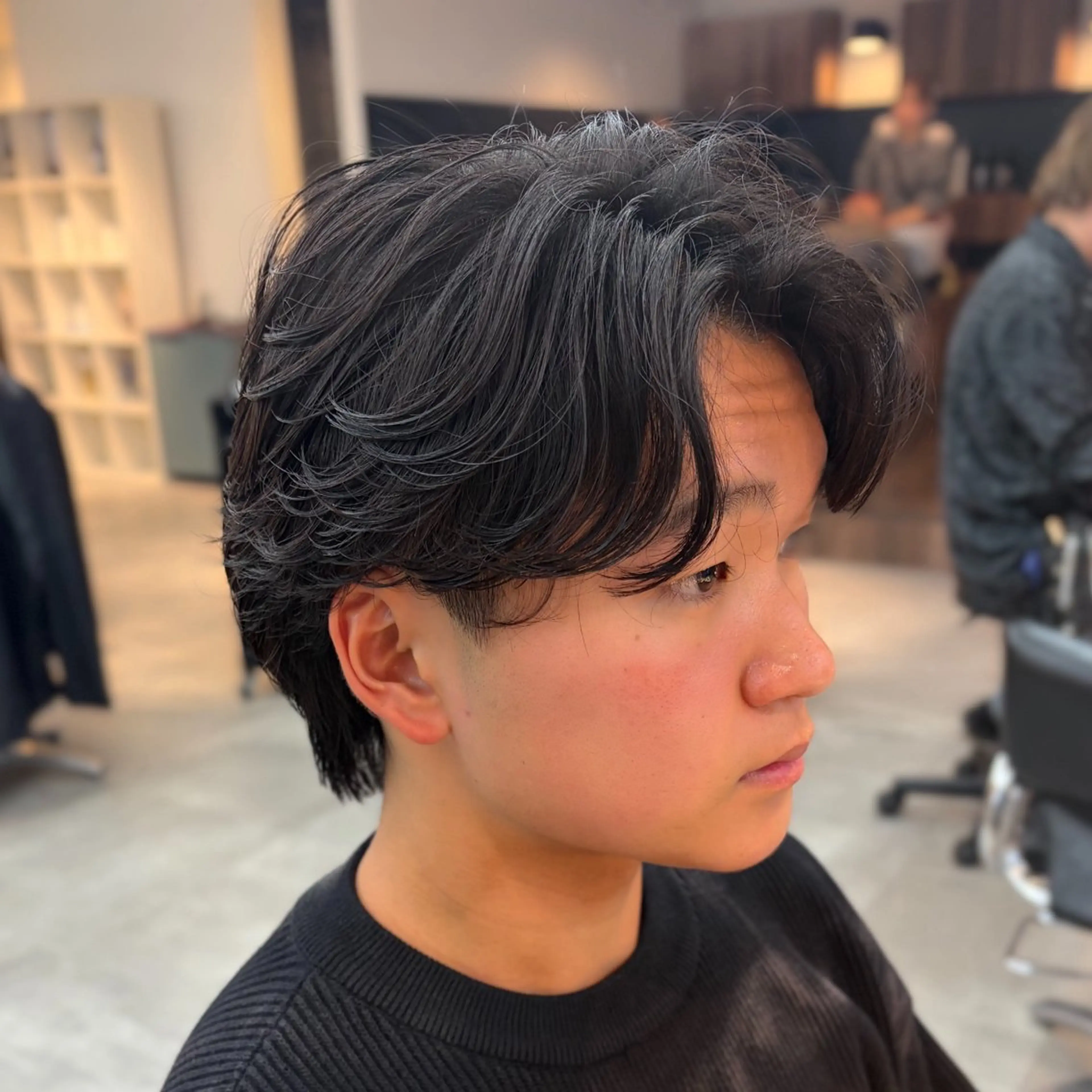 パーマ メンズ センターパート フェザーパーマ メンズパーマ カット パーマ 男の理想を叶える🔥 メンズパーマ特化｜関のヘアスタイル