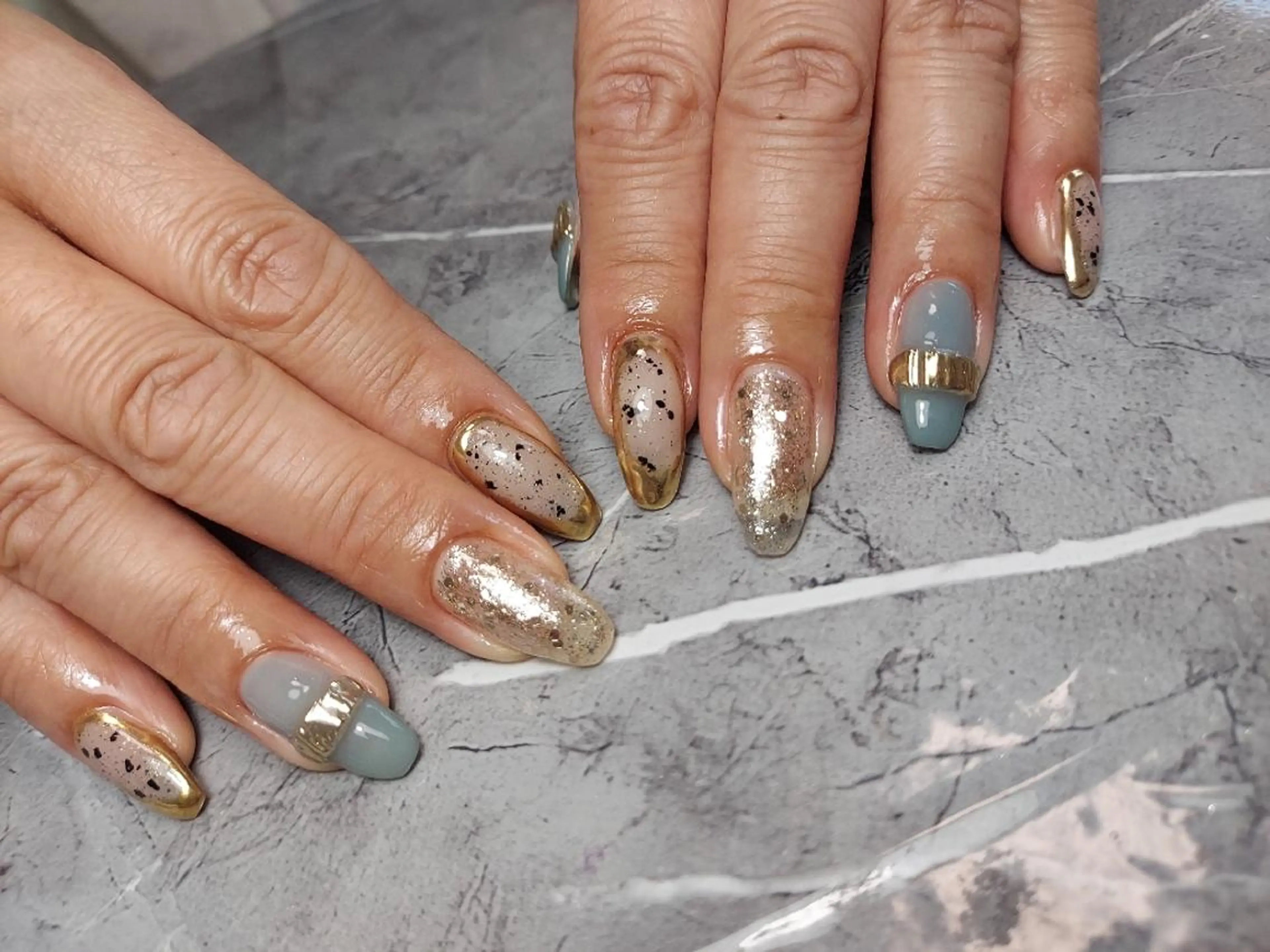 セミロング ハンドネイル Nailspeace Omalyのネイルデザイン