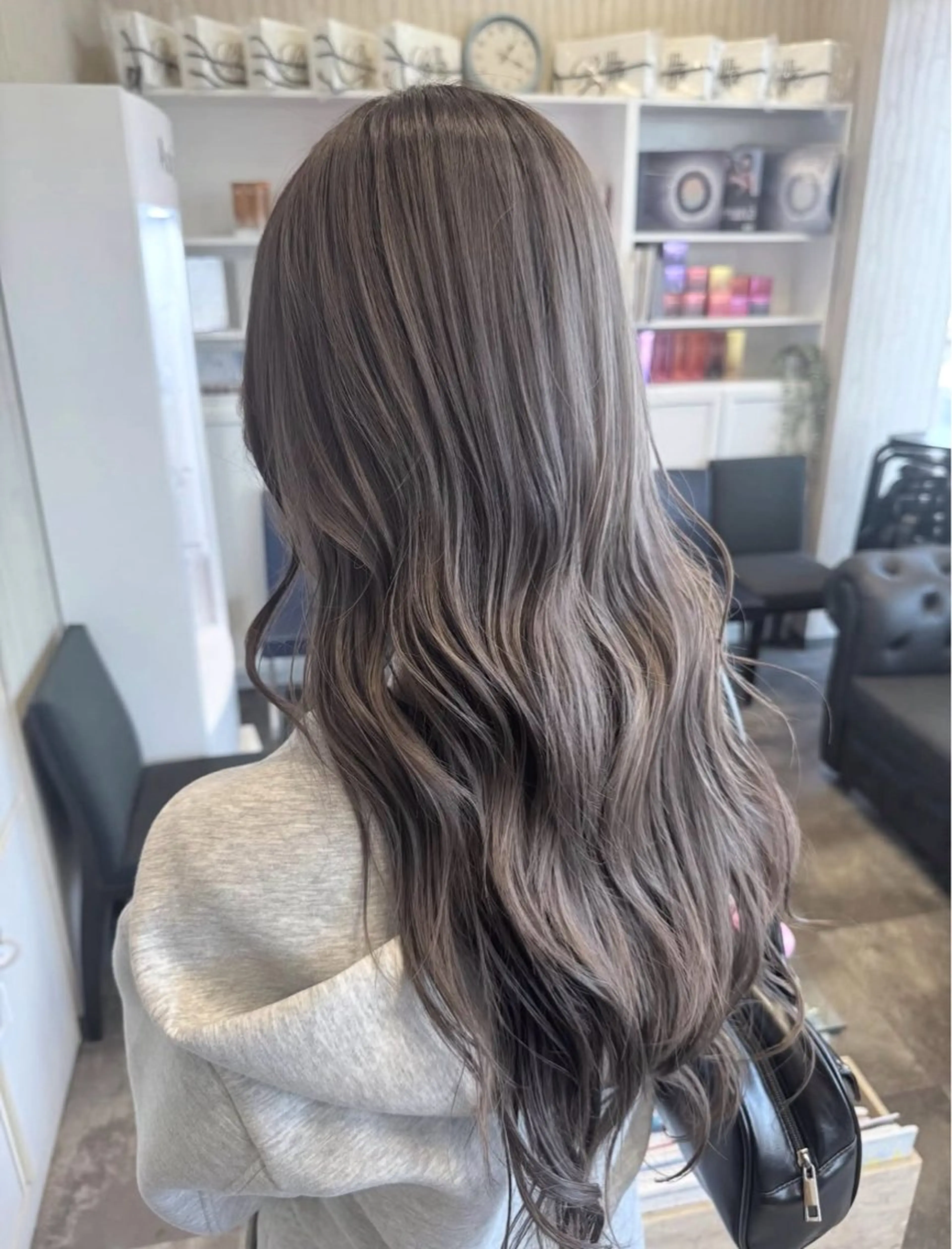 ロング カット ヘアカラー r i n k aのヘアスタイル