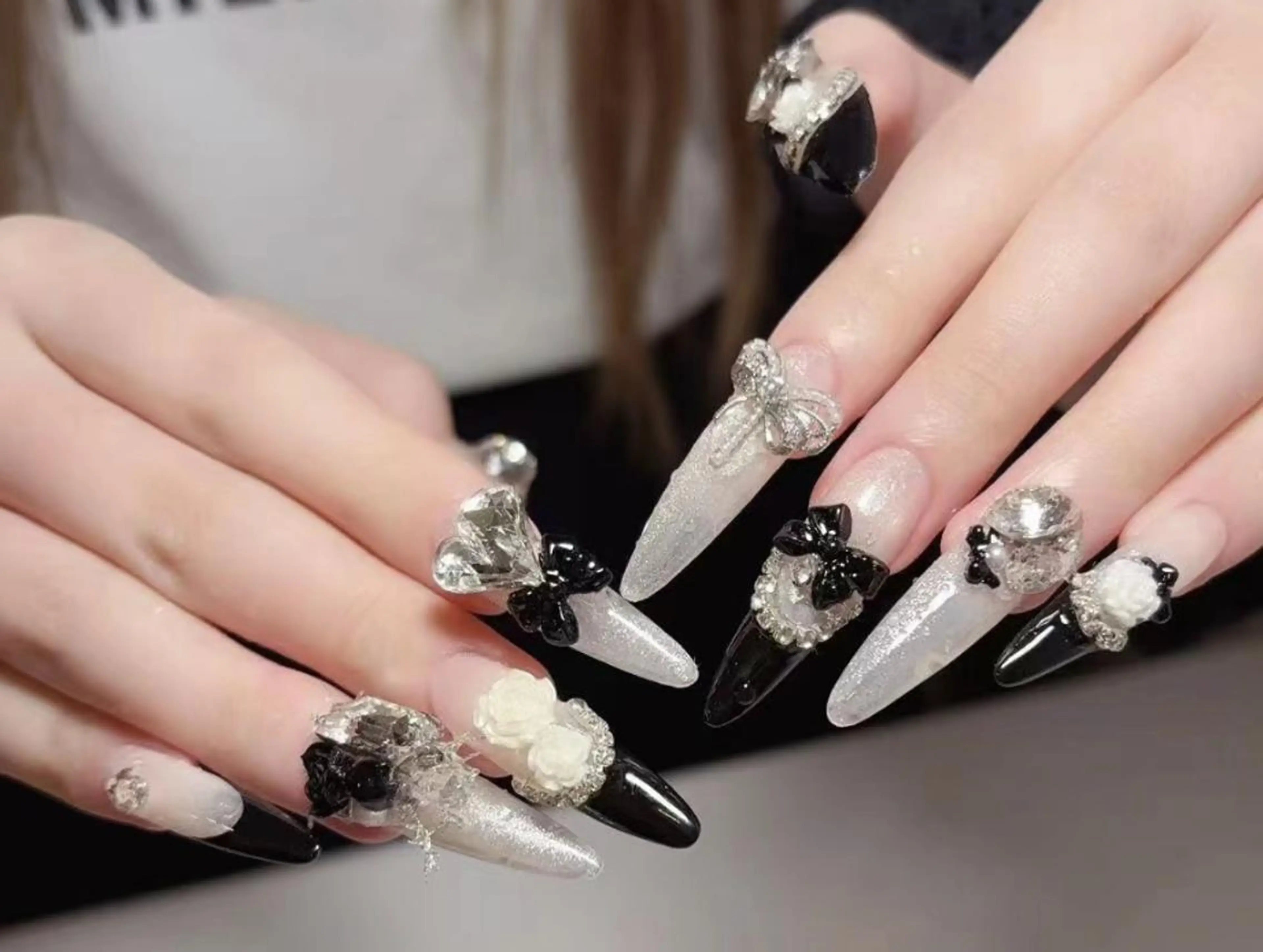 ネイル ハンドネイル 🎀 KiKi_nailのネイルデザイン