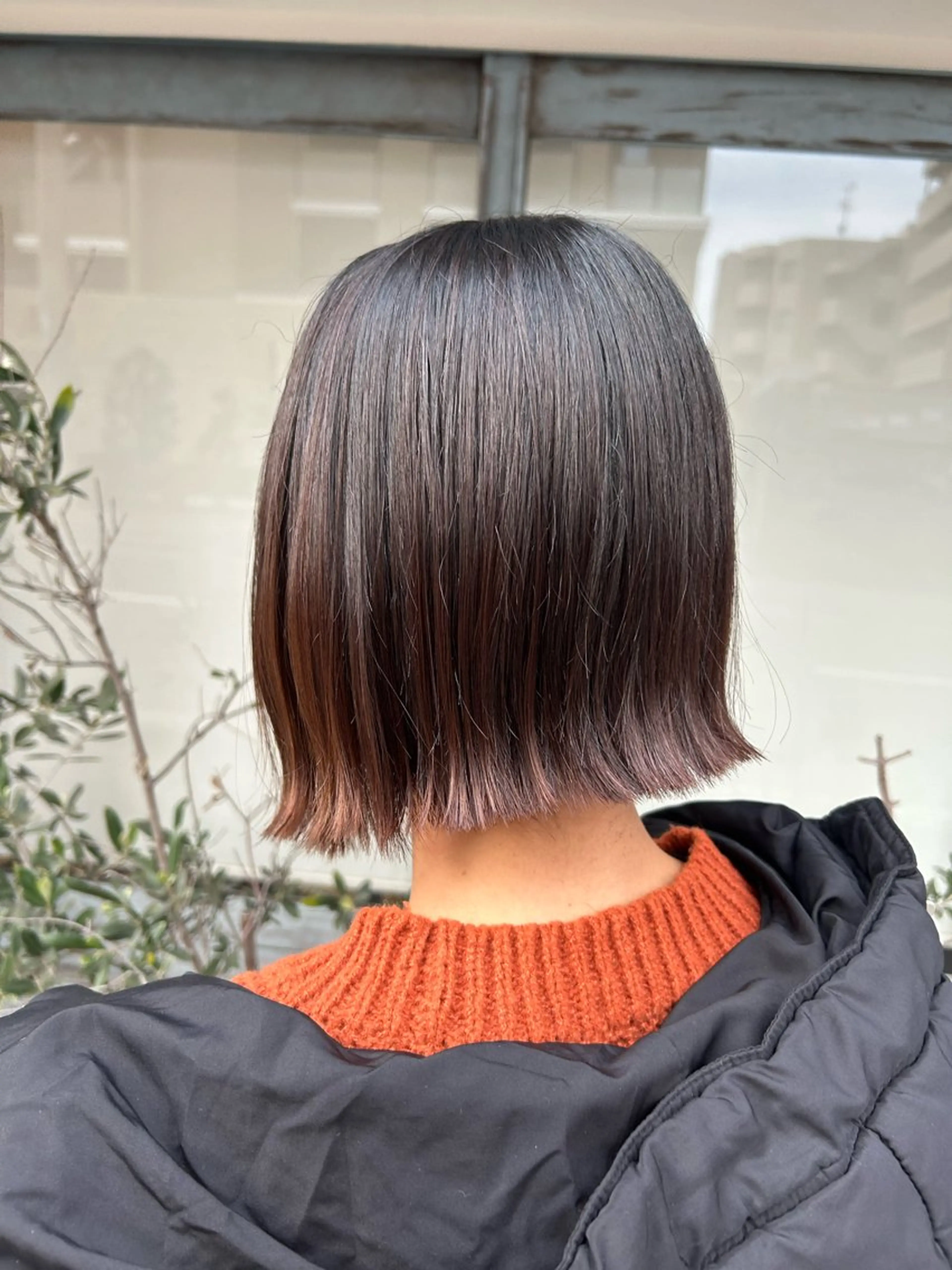 ショート ボブ 顔まわりレイヤー 顔周りカット レイヤーカット 縮毛矯正 ボブ/暖色/透明 感カラー/Sachiのヘアスタイル