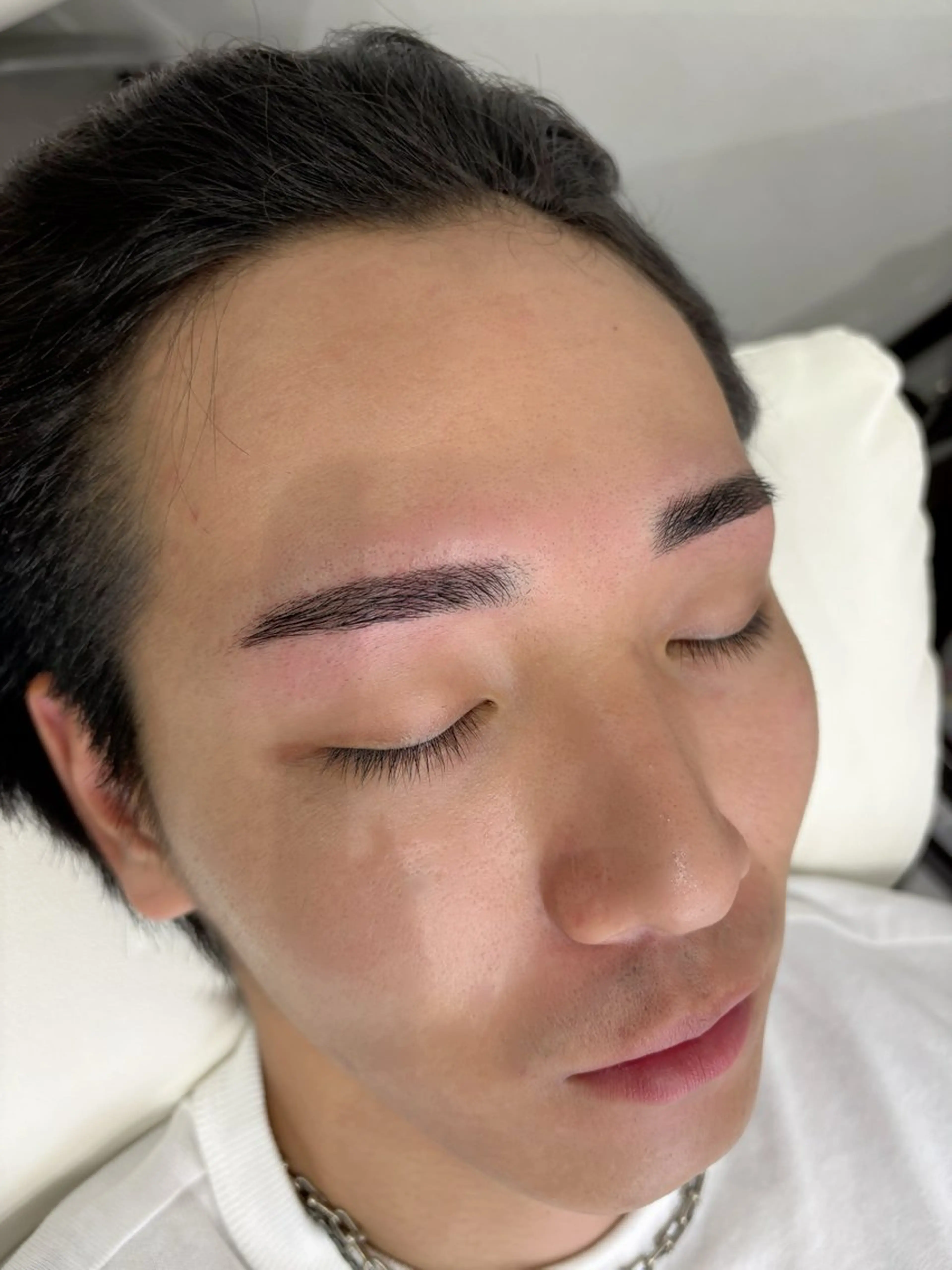 メンズ アイブロウ アイブロウサロン店長 🫧AMIの眉毛・アイブロウイメージ