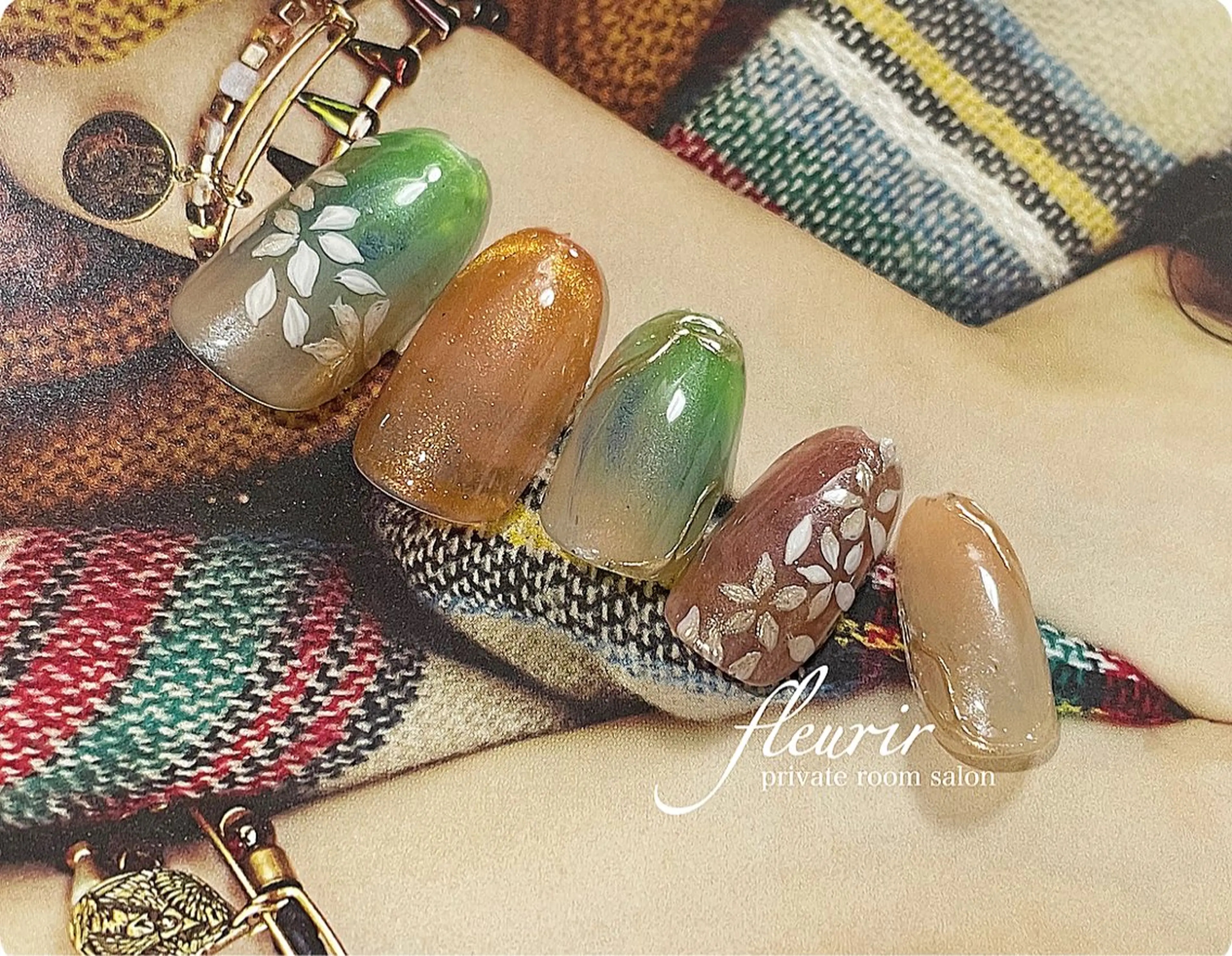 ネイル アートネイル ブルー ブラウン フラワーネイル グリーン フルリール 【プライベートサロンのネイルデザイン