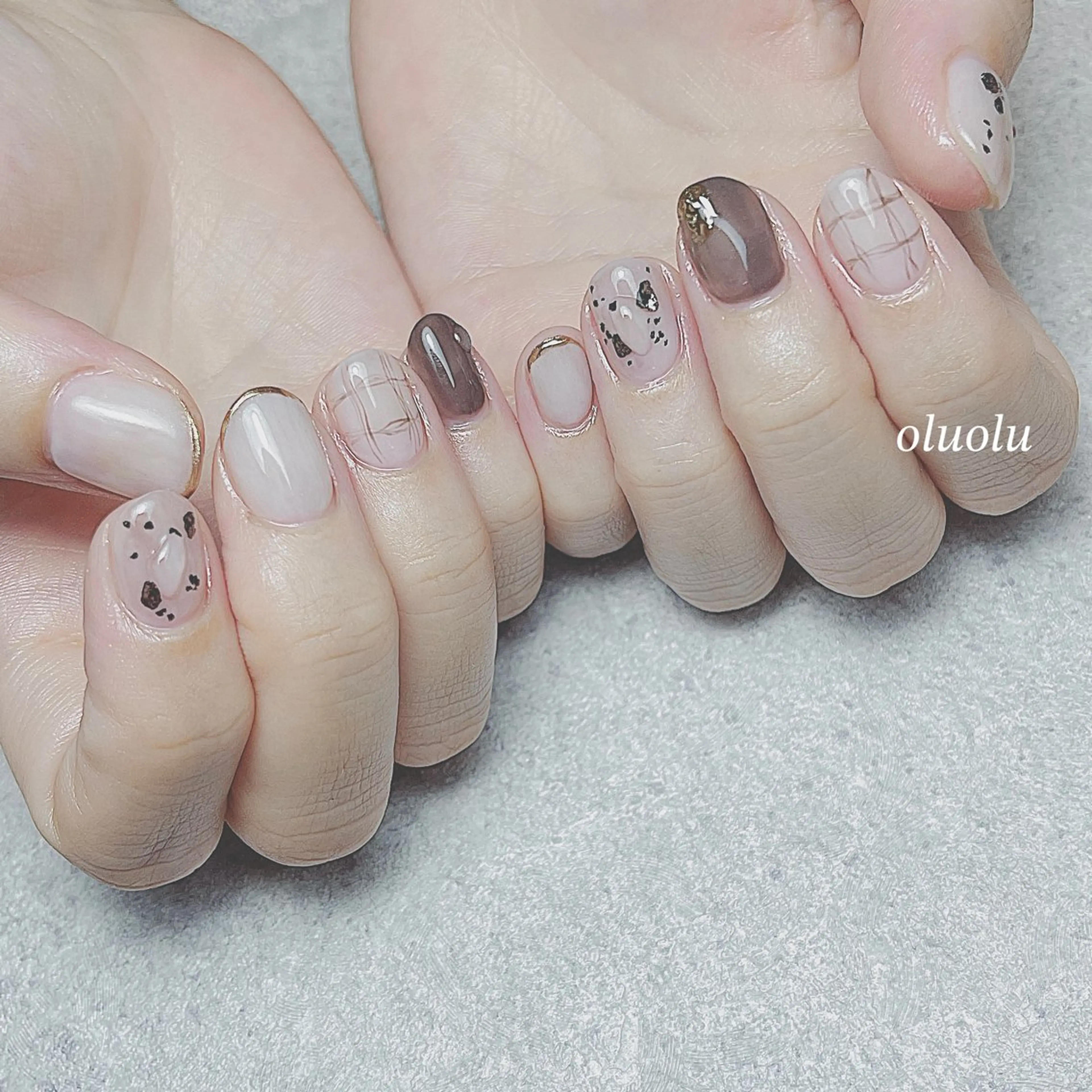 ネイル アートネイル ブラウン ミラーネイル ニュアンスネイル ぷっくりネイル ハンドネイル 大村 紬華のネイルデザイン