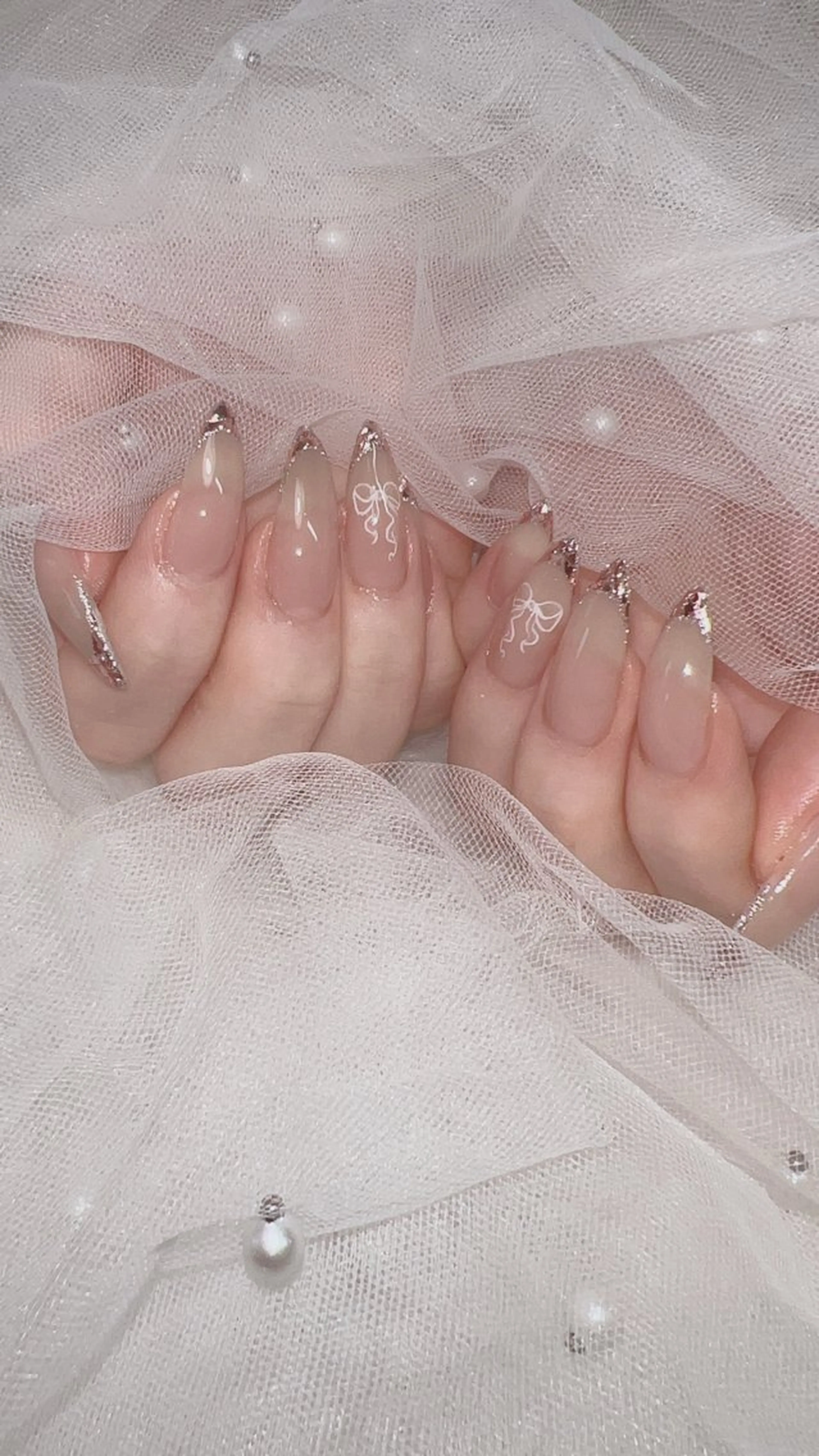 ガラスフレンチネイルの写真