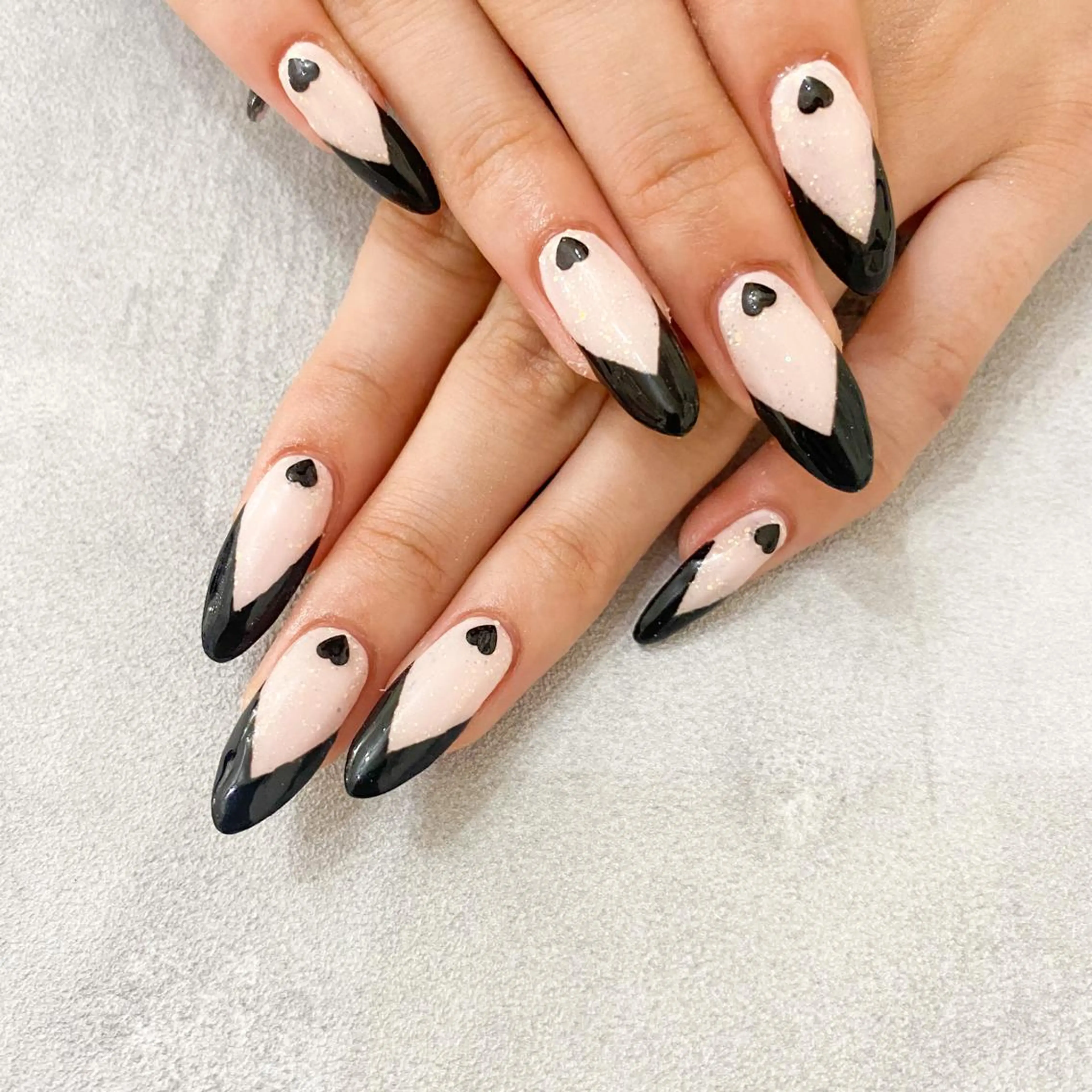 ネイル ハンドネイル ゴテゴテ💙ワンホン リオナのネイルデザイン