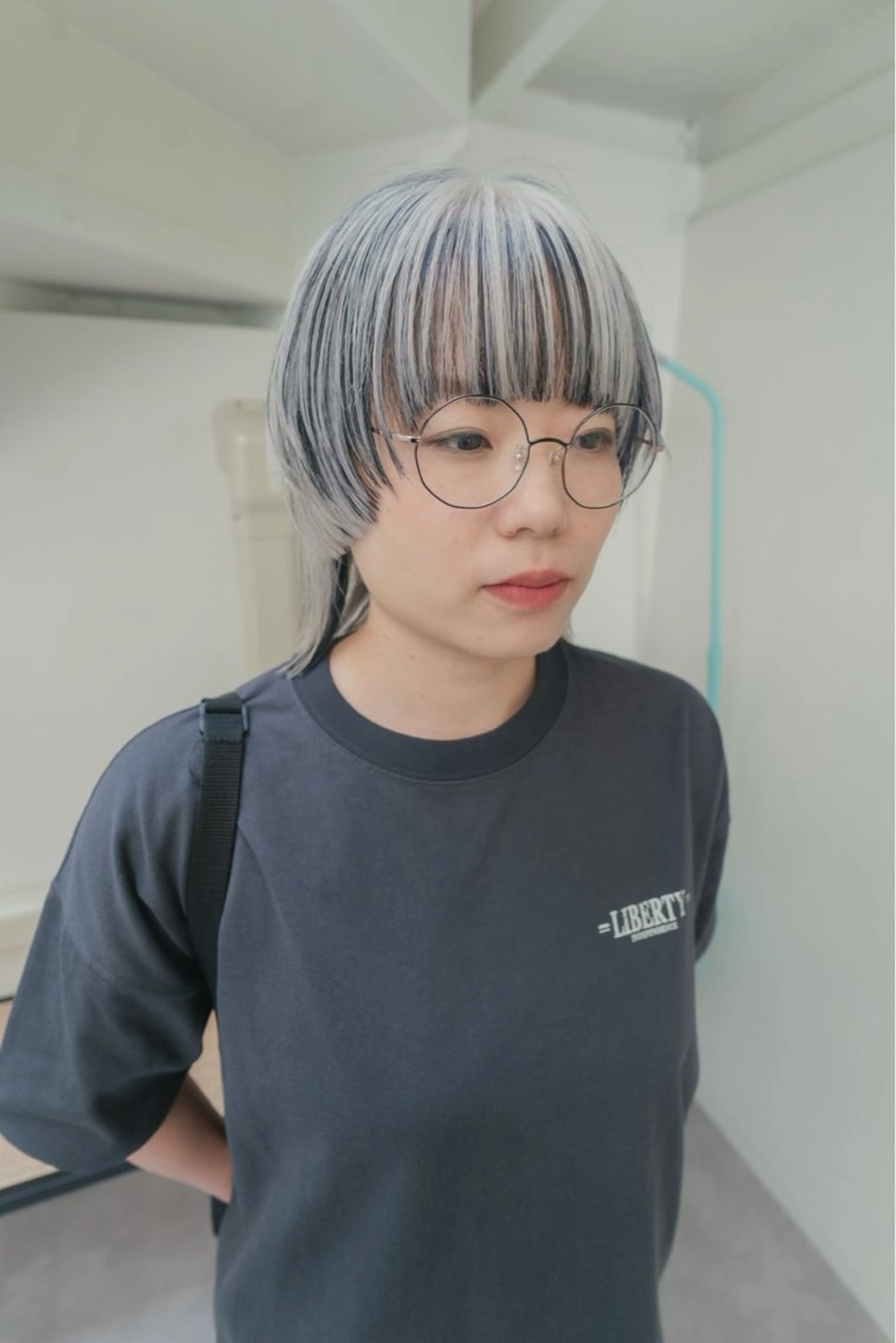 ショート カラー 黒髪 ウルフカット kyon.hair 韓国カットカラーのヘアスタイル