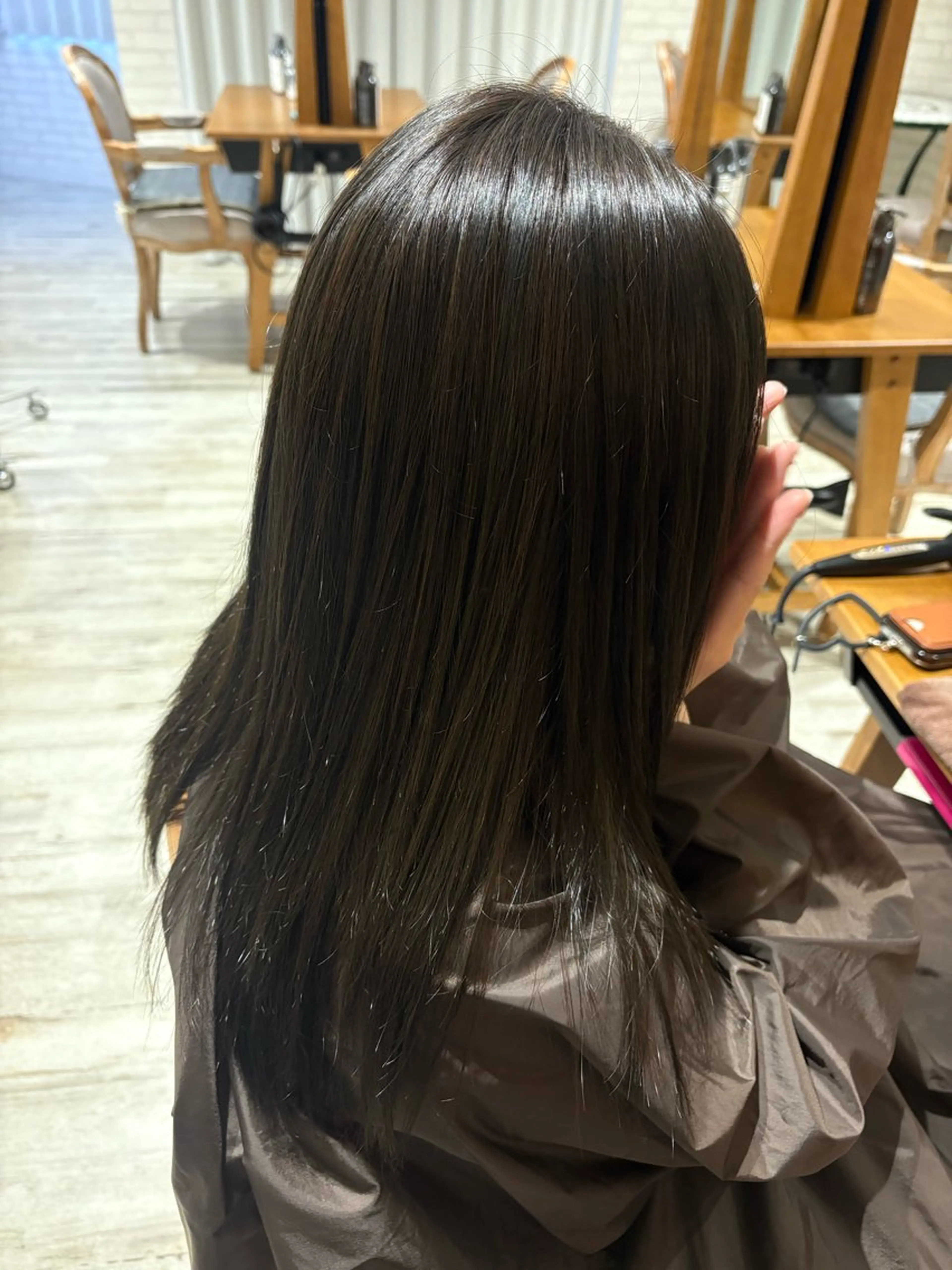 ロング カラー 透明感カラー グレージュ オリーブグレージュ オリーブグレー ヘアカラー トリートメント 透明感/韓国風 HIRARIのヘアスタイル