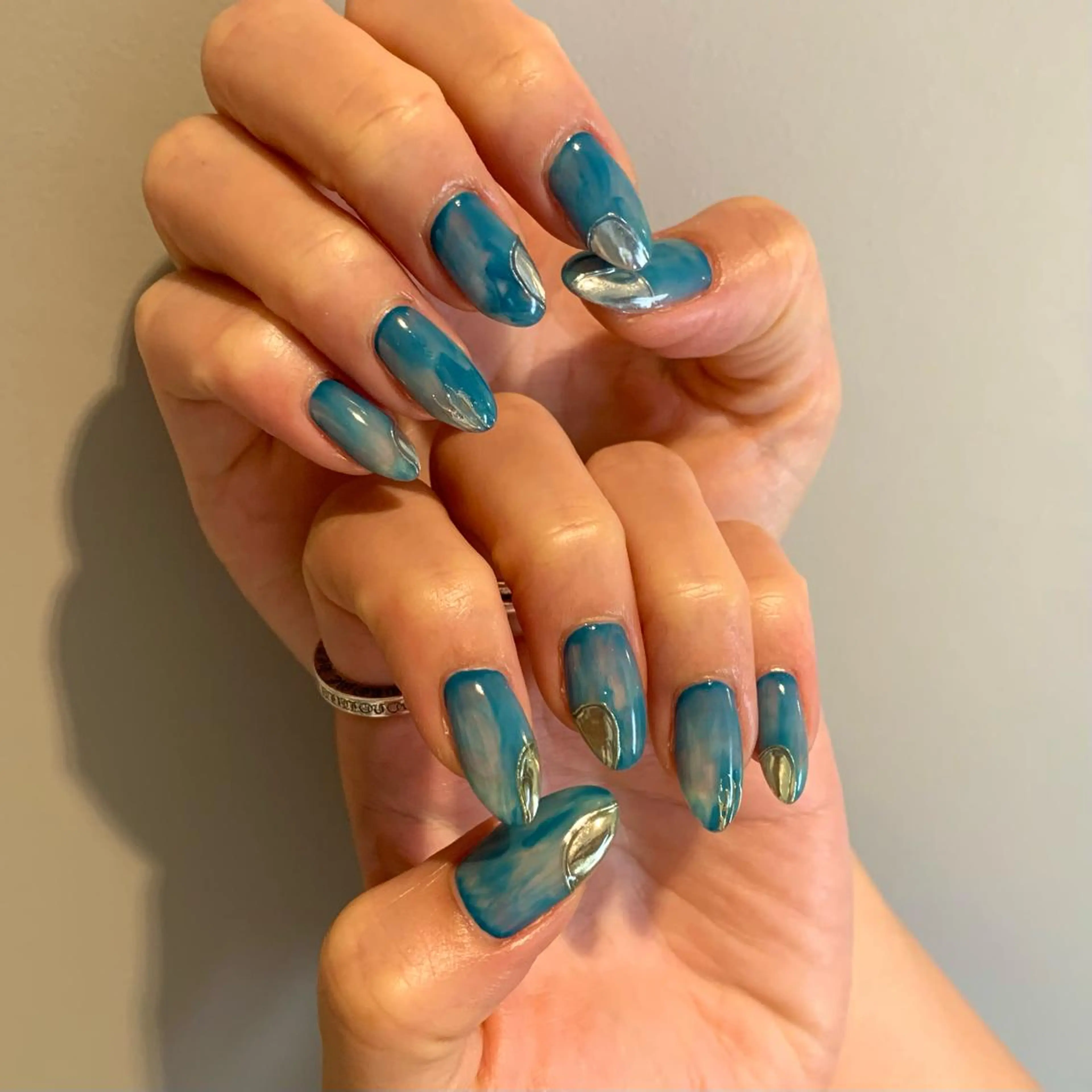 ネイル ハンドネイル ウシク ミユキのネイルデザイン