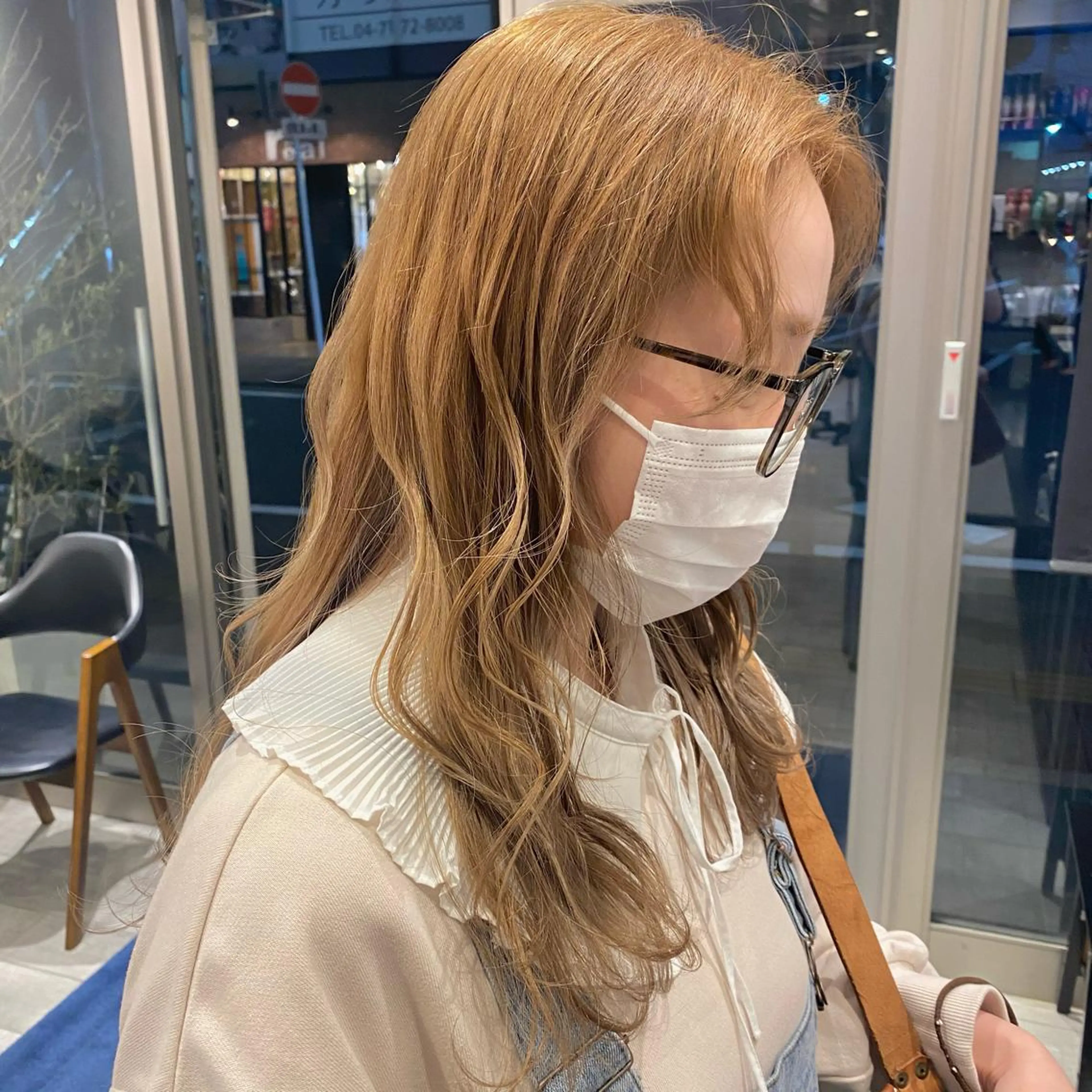 セミロング カラー 渡邊 桃香のヘアスタイル