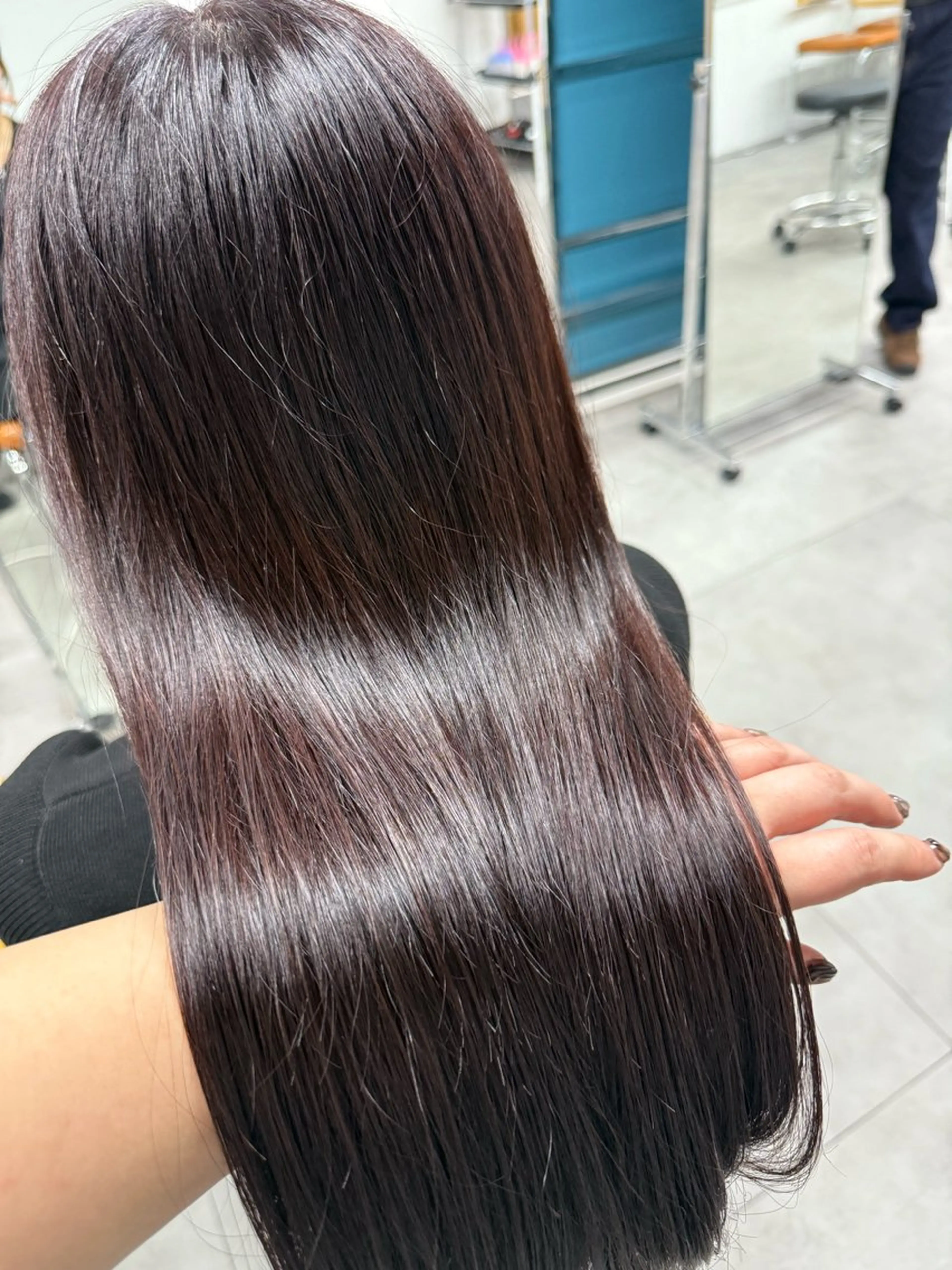 ロング r i i / ナチュラルカラーのヘアスタイル