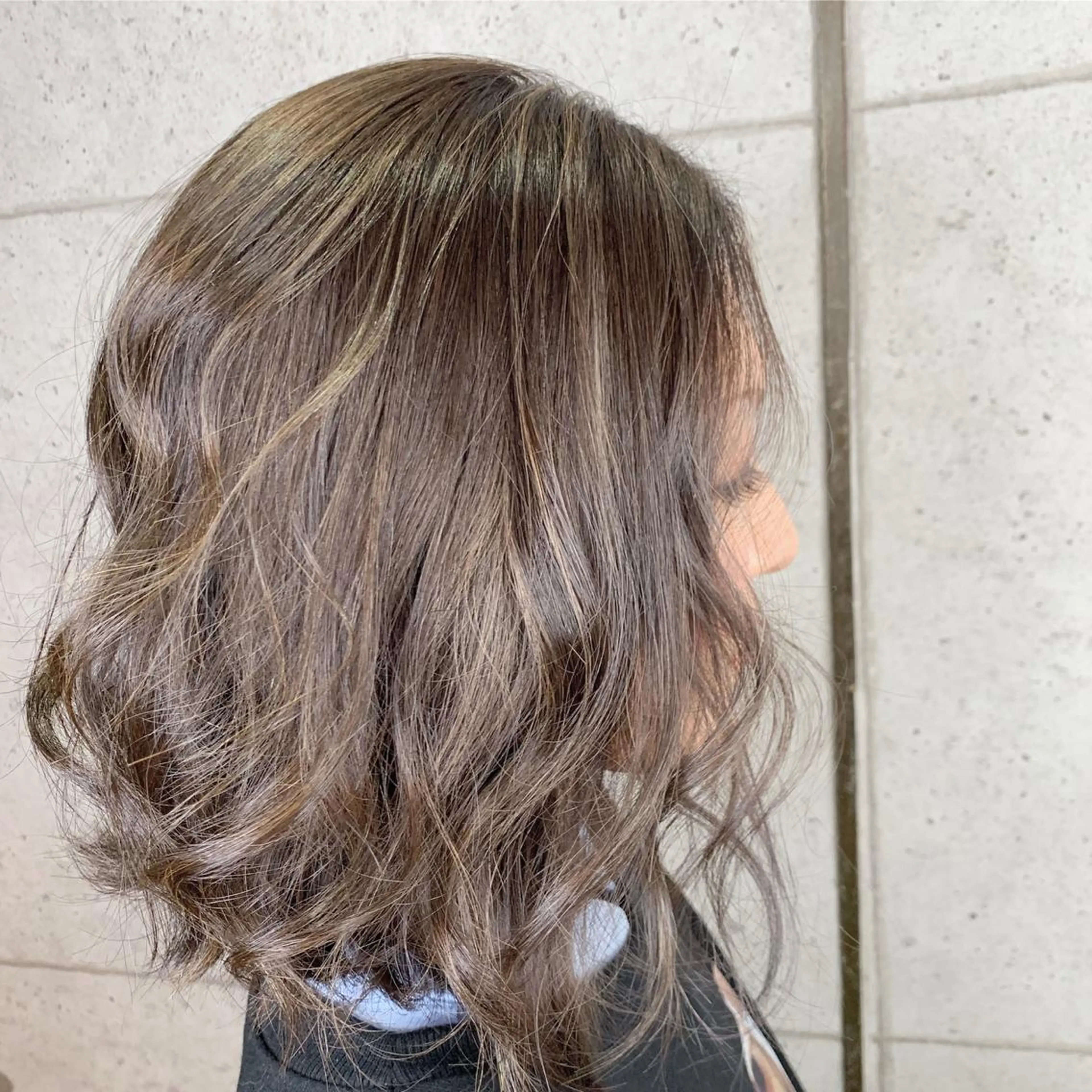 ミディアム カラー ハイライトカラー ハイライト 福森 みずきのヘアスタイル