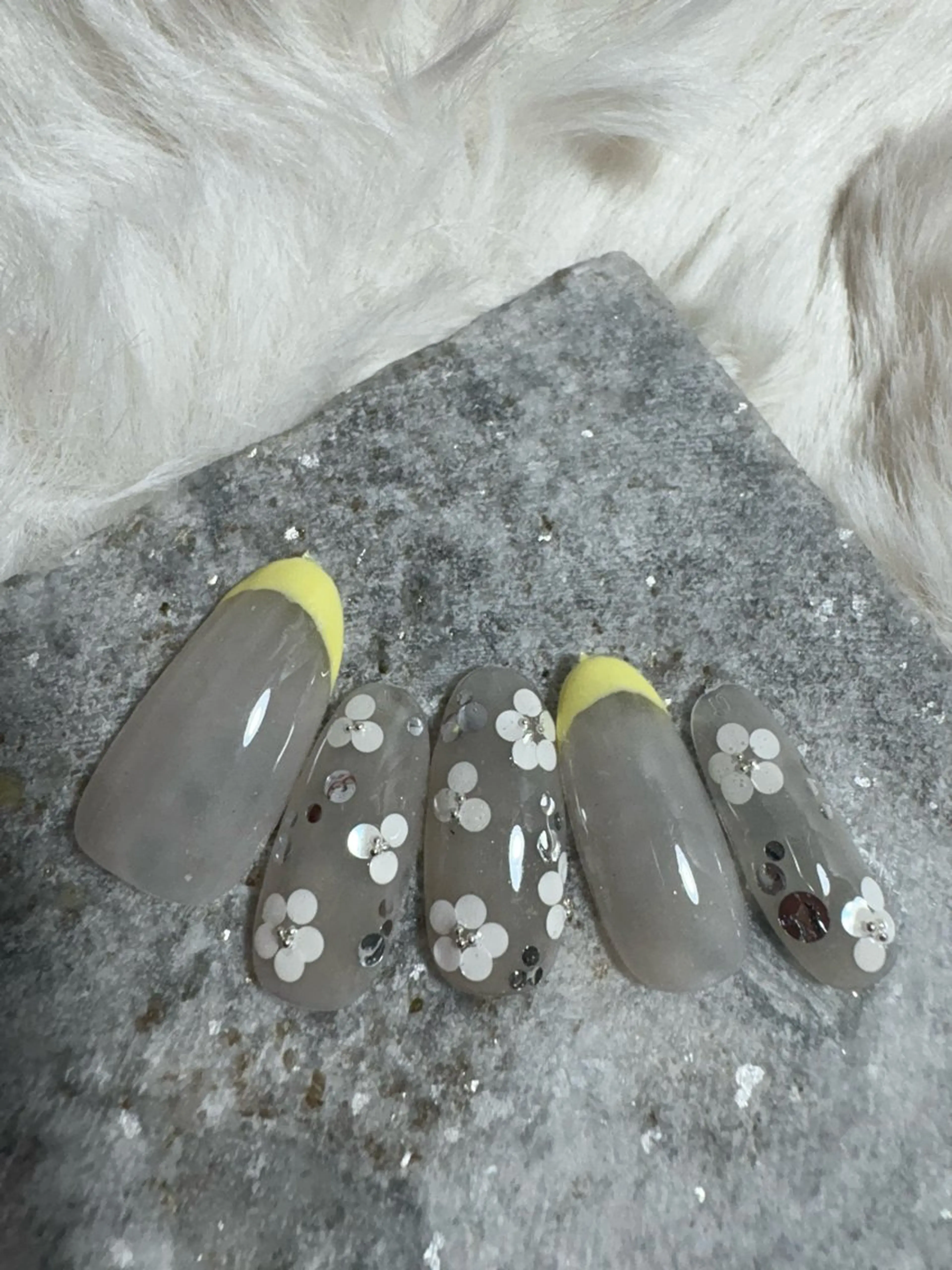 ネイル 黒須莉奈 IRYのネイルデザイン