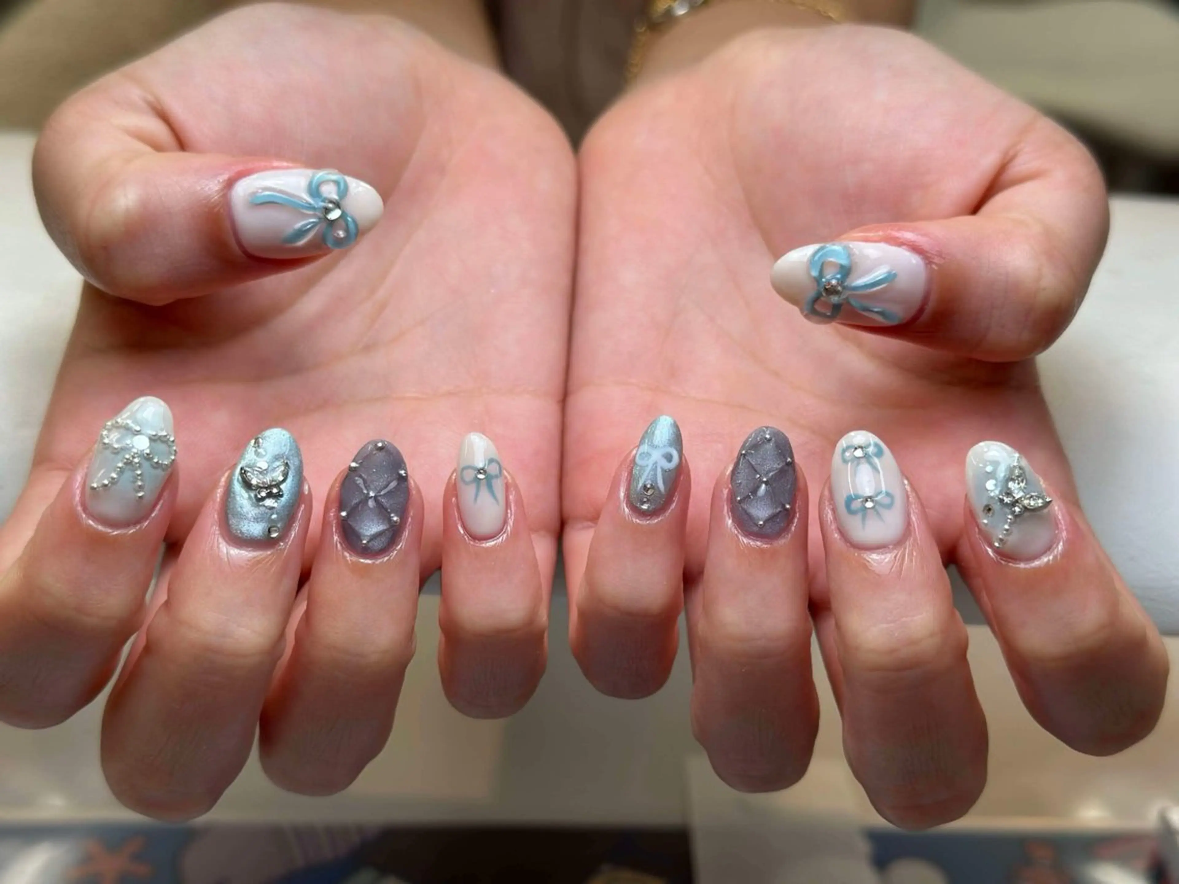 ネイル アートネイル グラデーション キラキラネイル ニュアンスネイル オフィスネイル Jenn Nail Salonのネイルデザイン