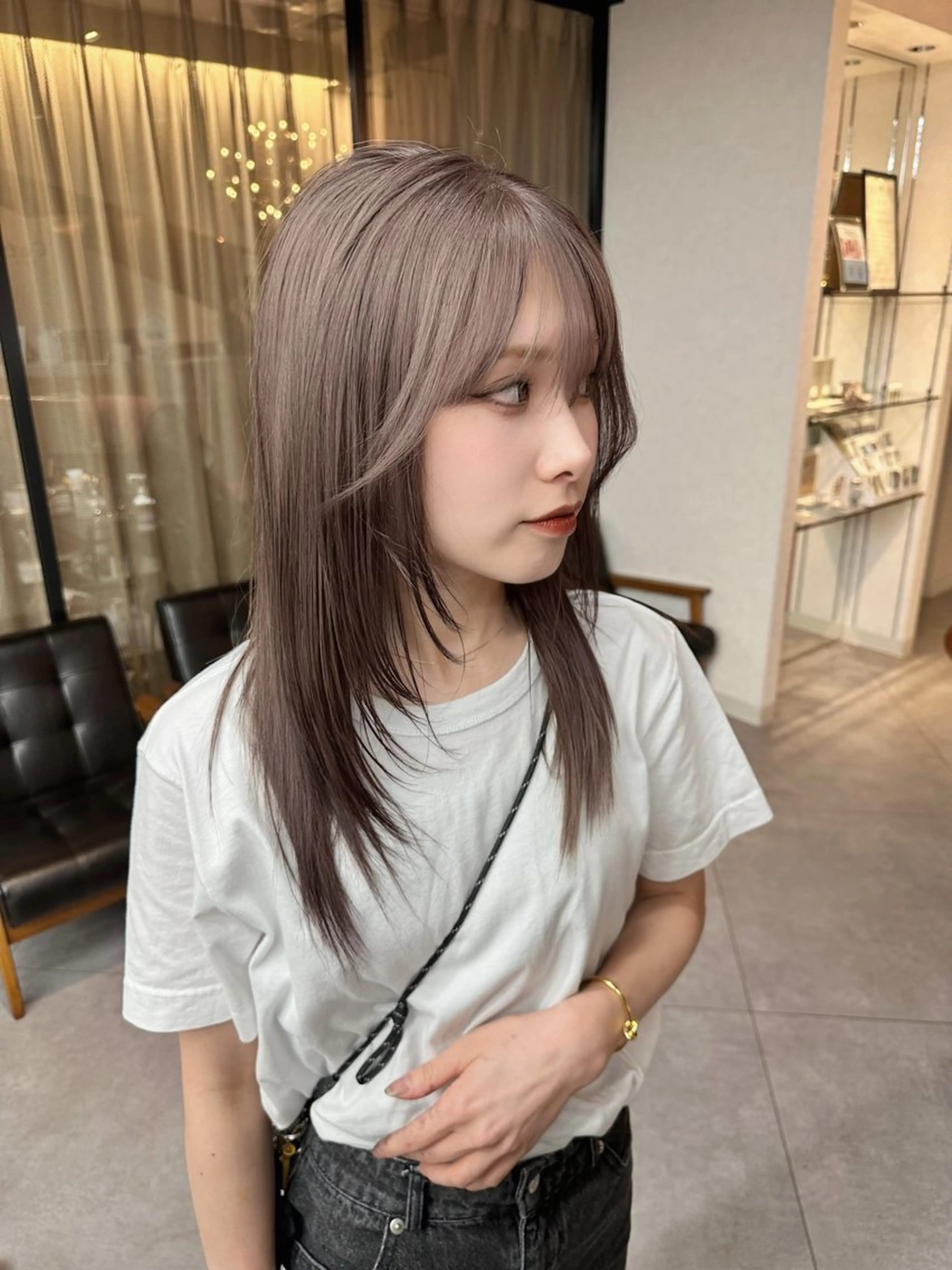 ロング カラー ウルフとハイトーン みっちー✂️のヘアスタイル