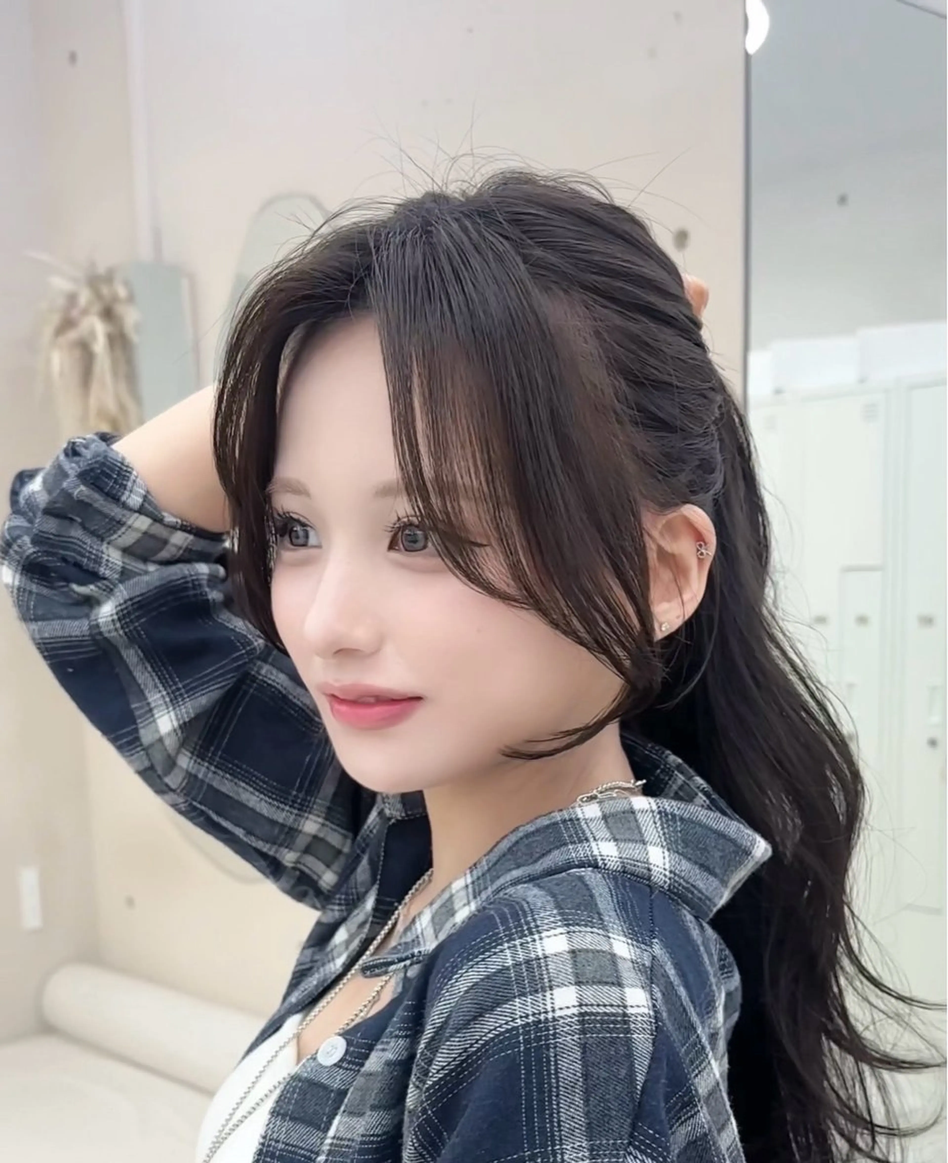 ロング 野村 真白のヘアスタイル