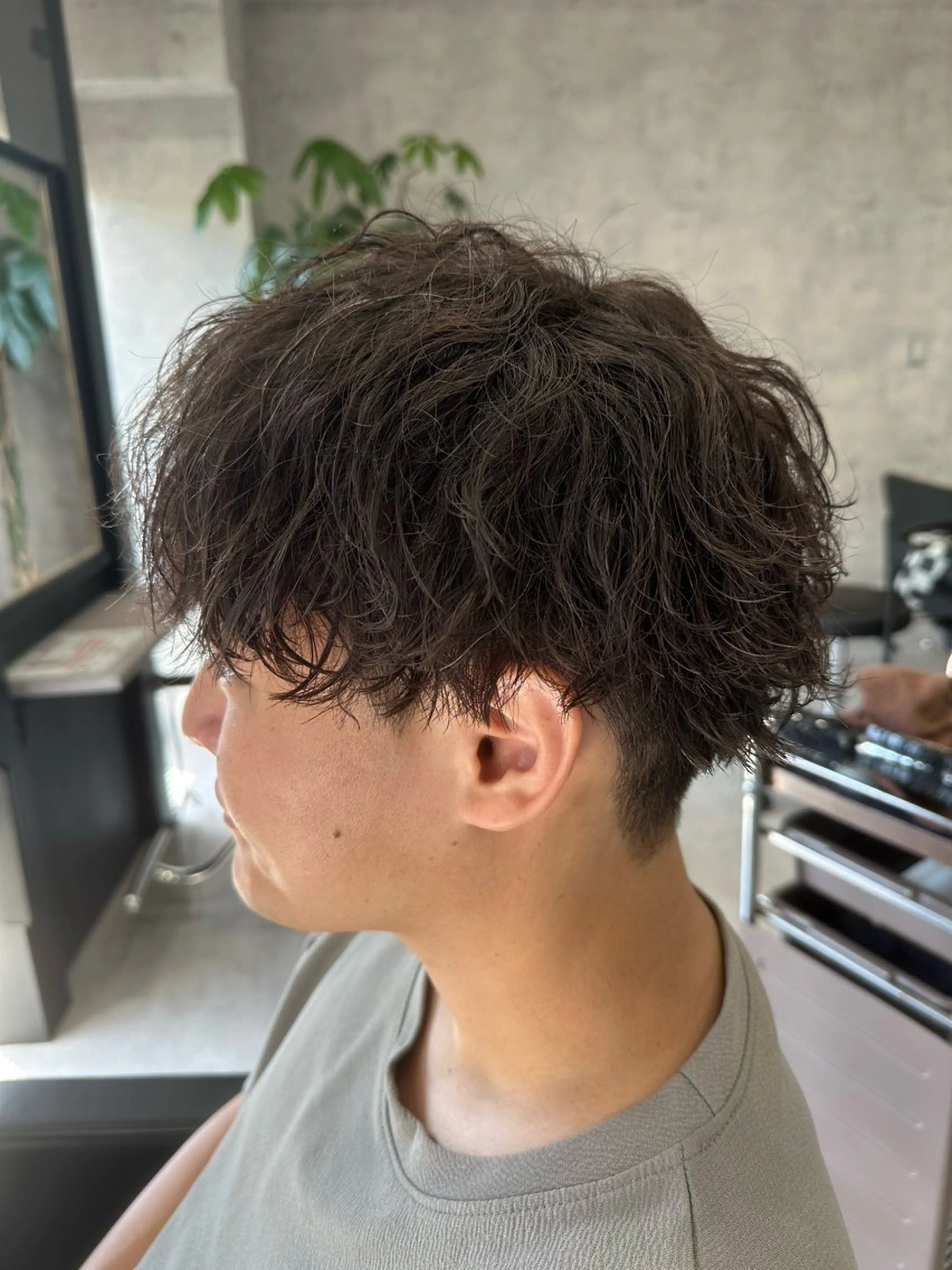 ショート パーマ メンズ メンズパーマ 波巻きパーマ カット パーマ ユウ🪄 パーマ指名No1のヘアスタイル