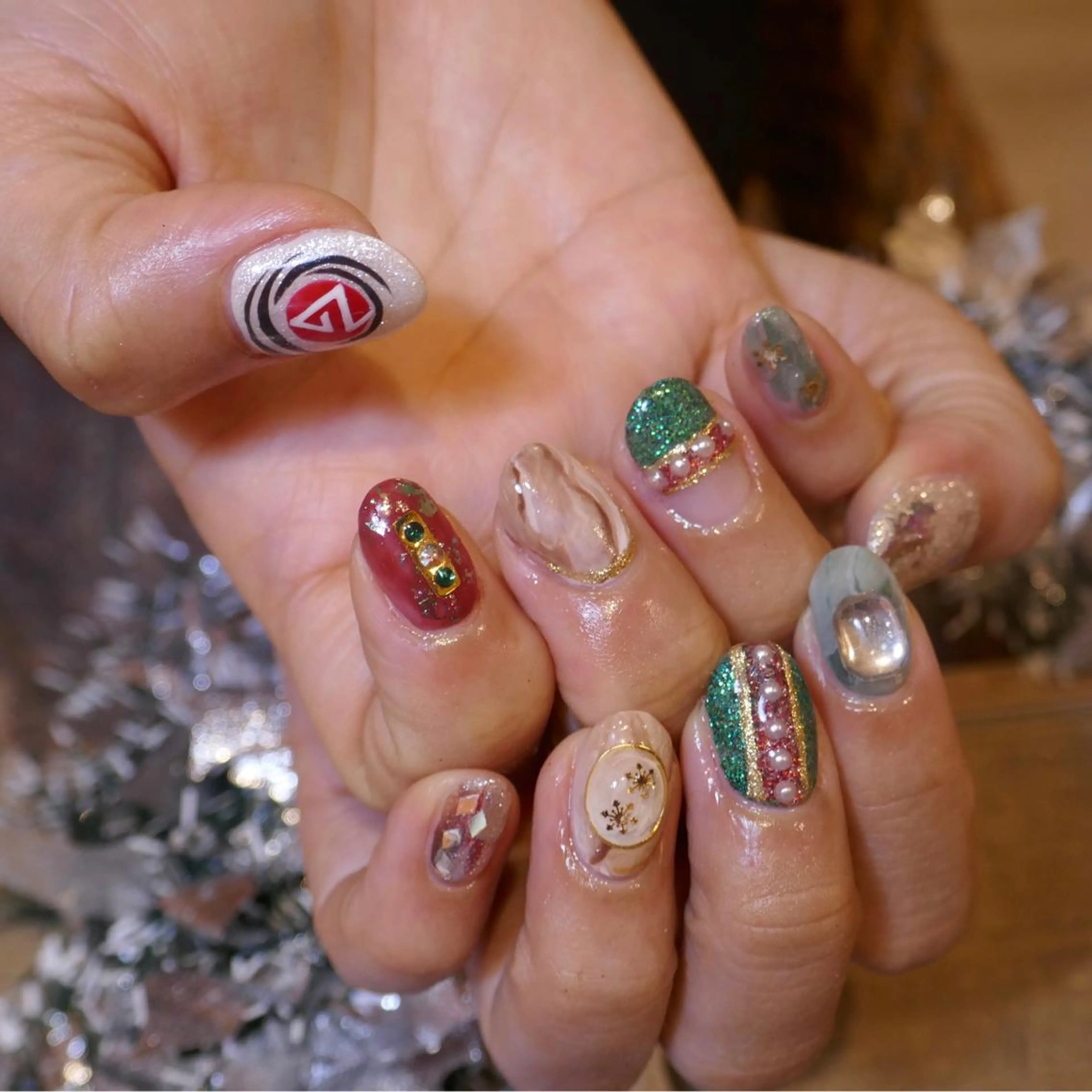 ネイル 冬ネイル クリスマス ハンドネイル Chipieee Tokyoのネイルデザイン