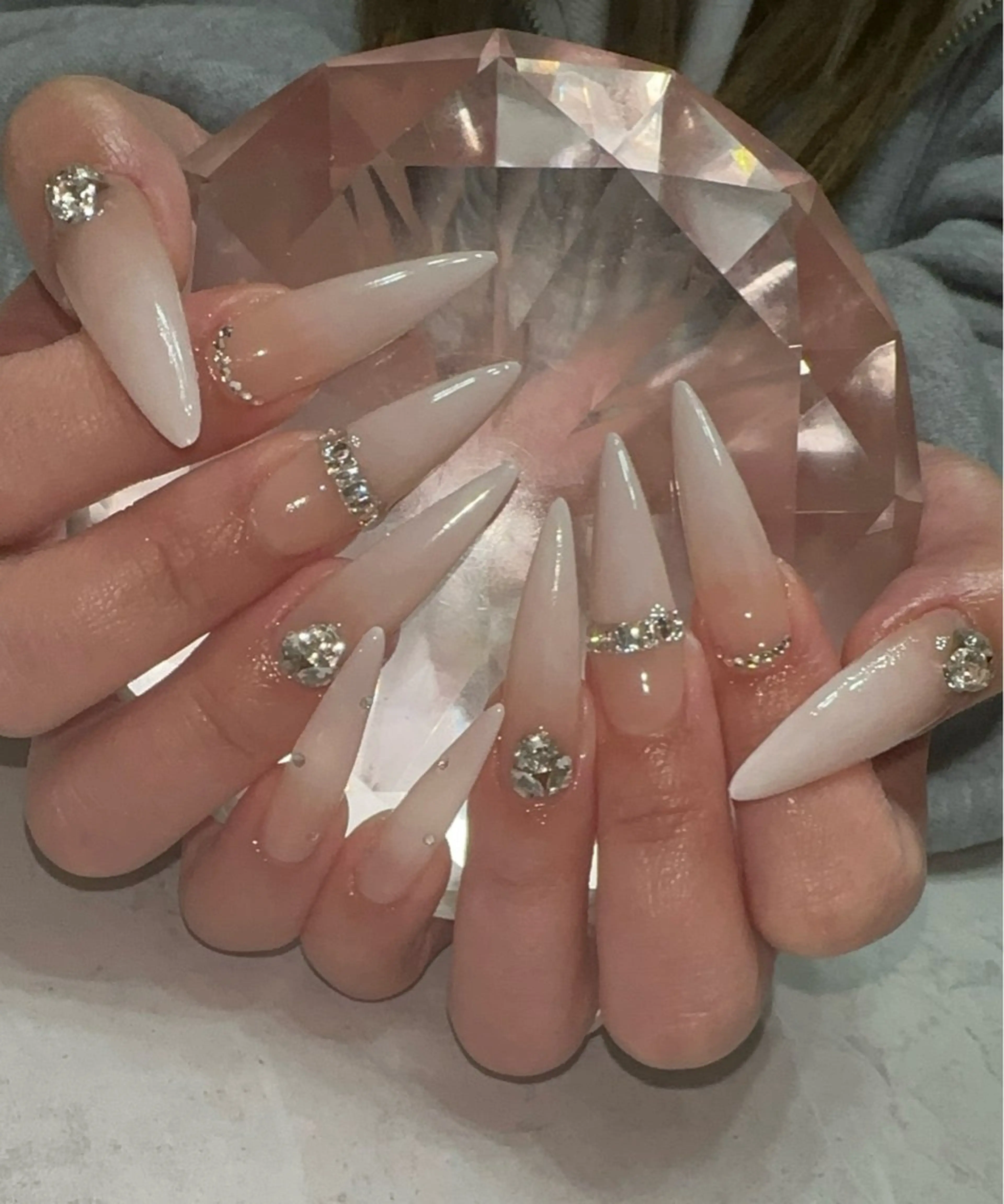 ネイル キラキラネイル ロングネイル ハンドネイル Nailsalon Clairのネイルデザイン