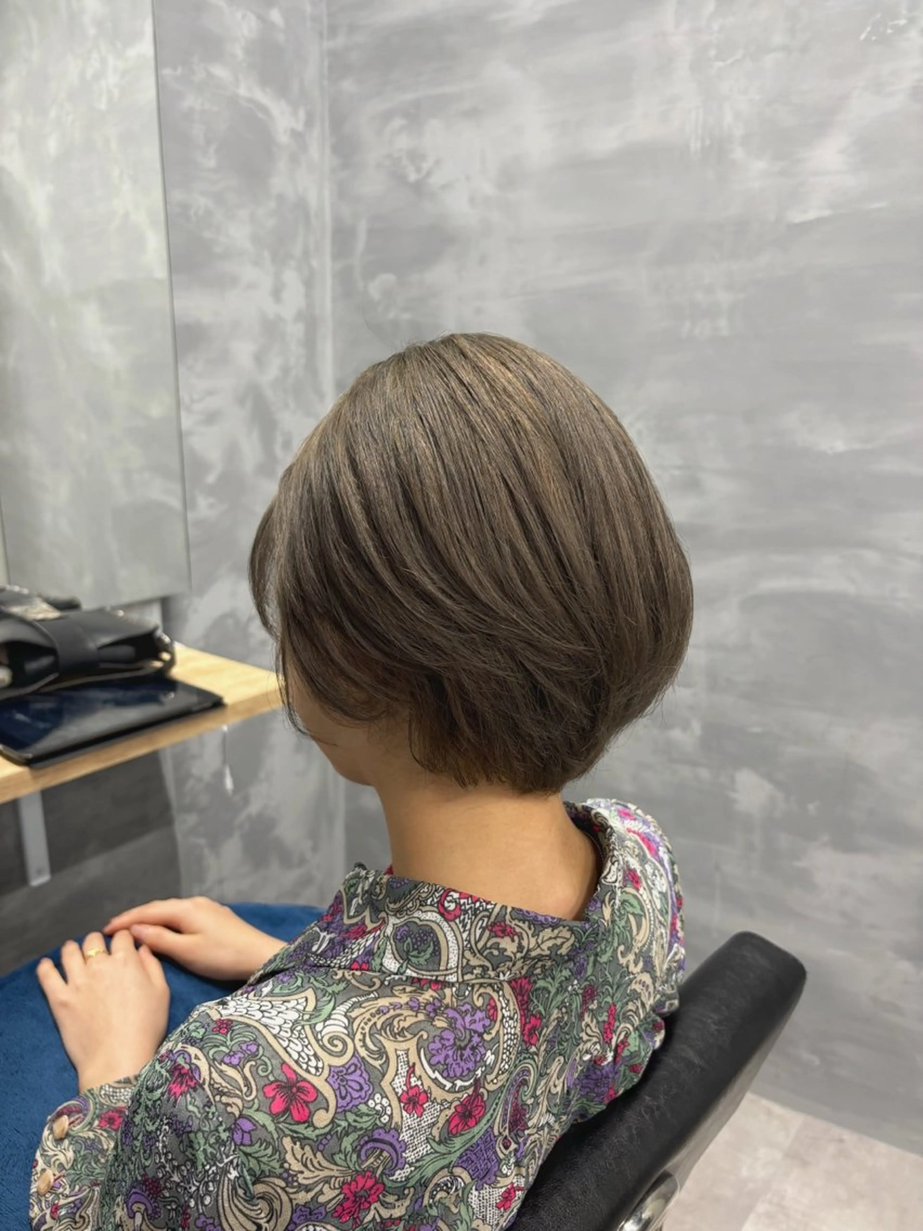 ショート カラー ヘアアレンジ ブリーチ グレージュ オリーブグレージュ オリーブグレー ヘアカラー トリートメント 🌷大澤ゆい🌷 stylistのヘアスタイル