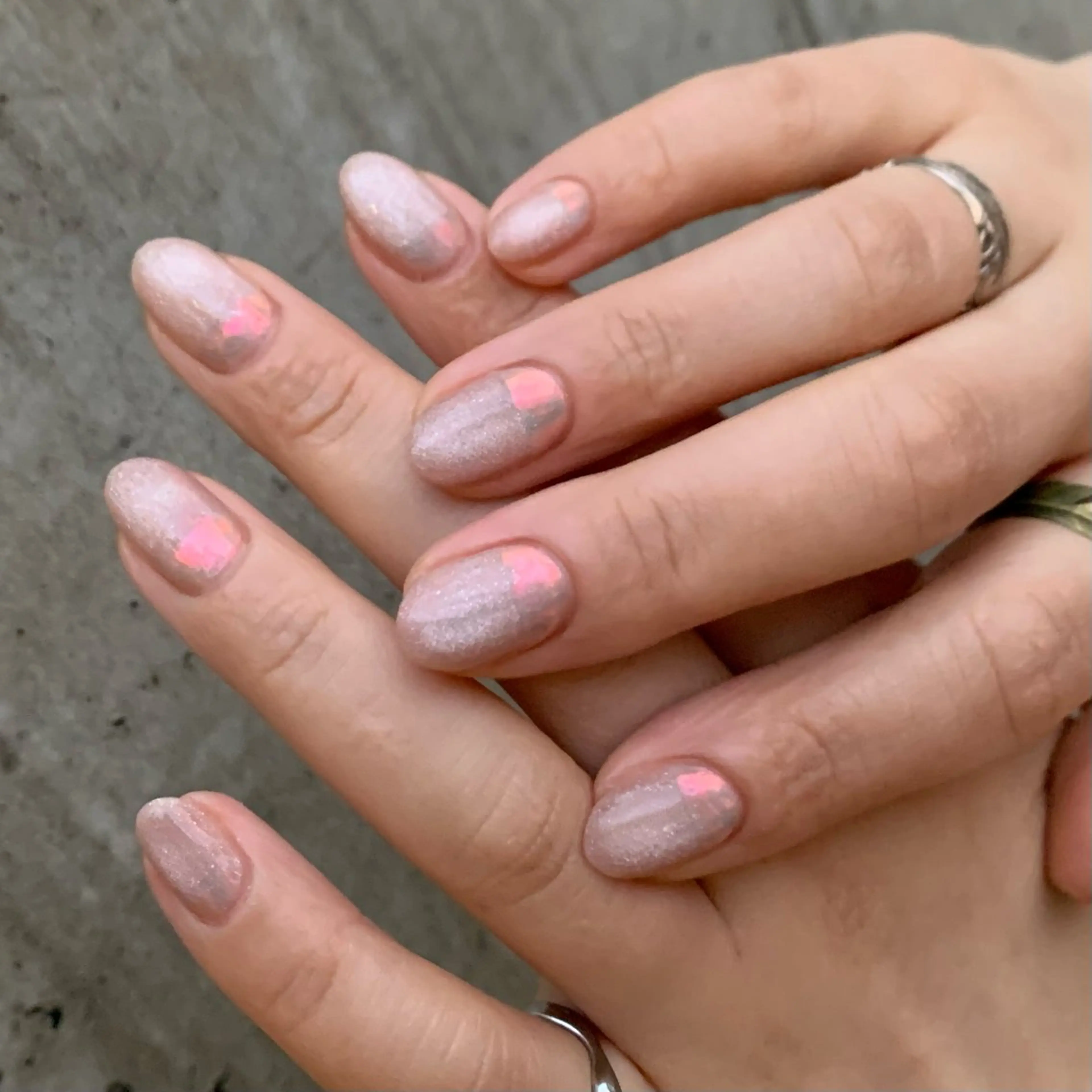 ネイル オーロラネイル マグネットネイル ハンドネイル YUKIMO🍎名駅 /ニュアンスのネイルデザイン