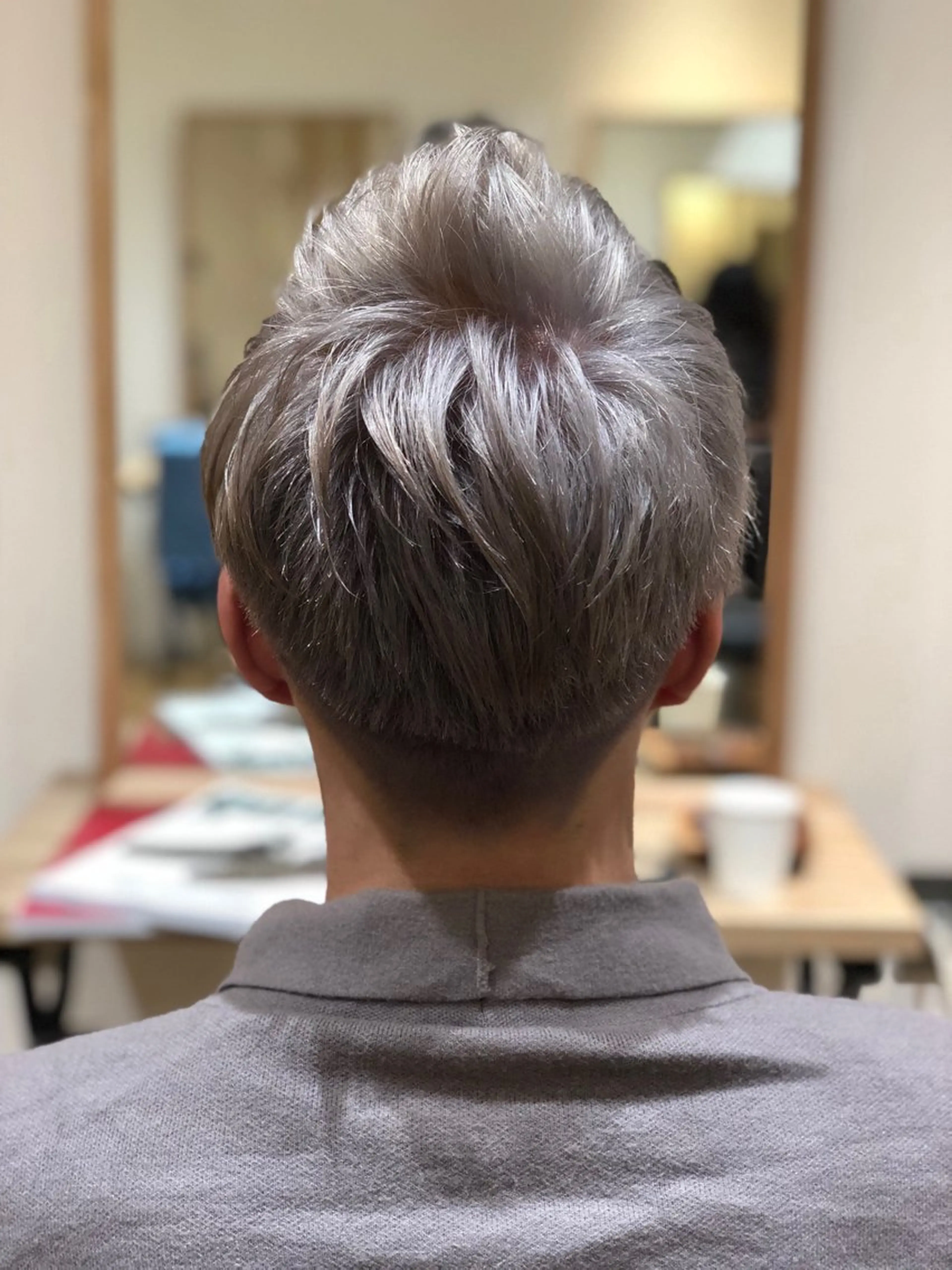 ショート カラー パーマ ヘアアレンジ メンズ ヘアカラー ❤️可愛いハイトーン を造る❤️AKIRAのヘアスタイル