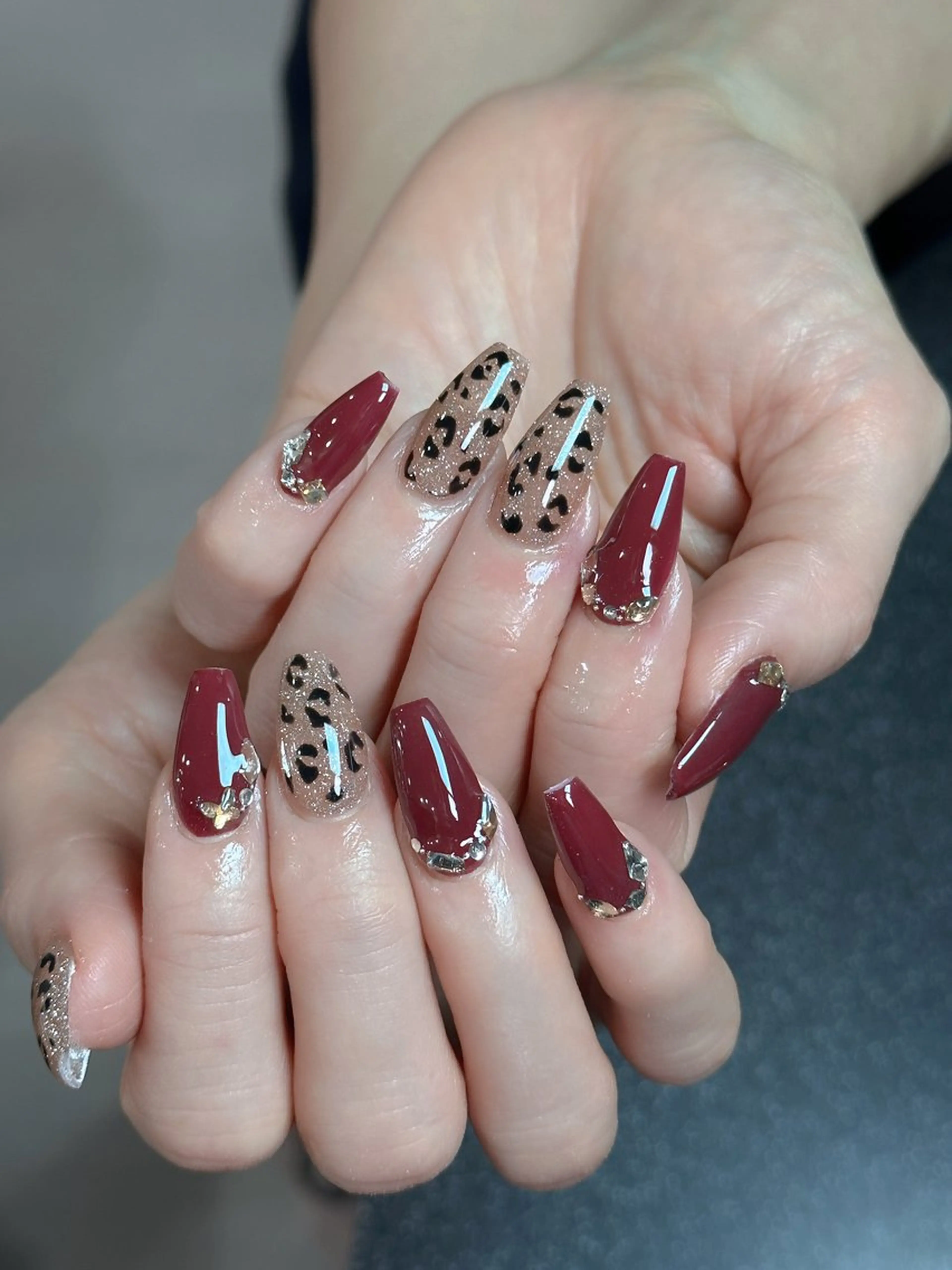 ネイル ハンドネイル Dark honey スカルプ専門原宿店のネイルデザイン