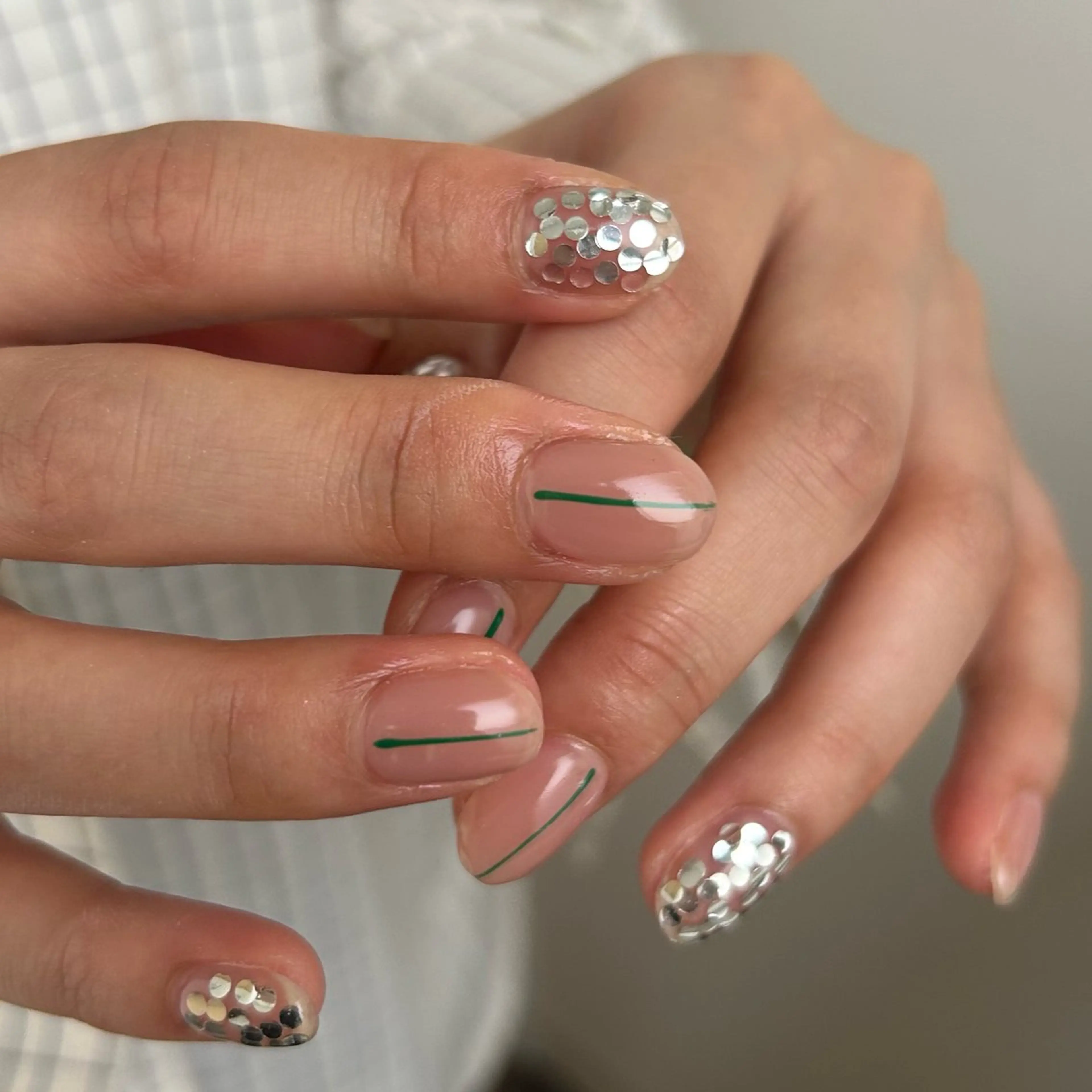 ネイル キラキラネイル 韓国ネイル シルバー 冬ネイル nail salon ideal所属・ideal wakanaのネイルデザイン