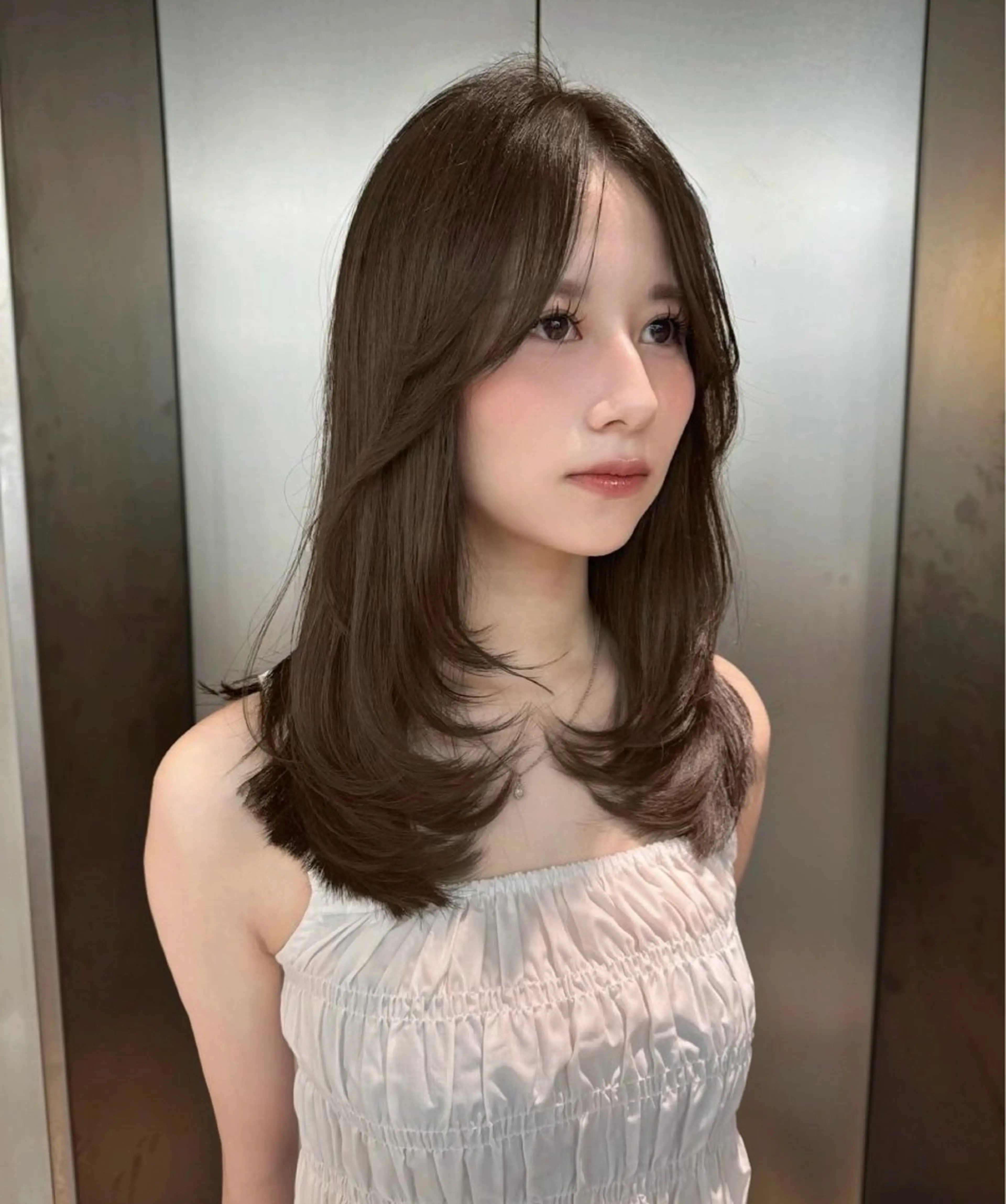 ミディアム カラー 透明感カラー レイヤーカット COALL nex the salon所属・Riria✨ 透明感カラーのヘアスタイル