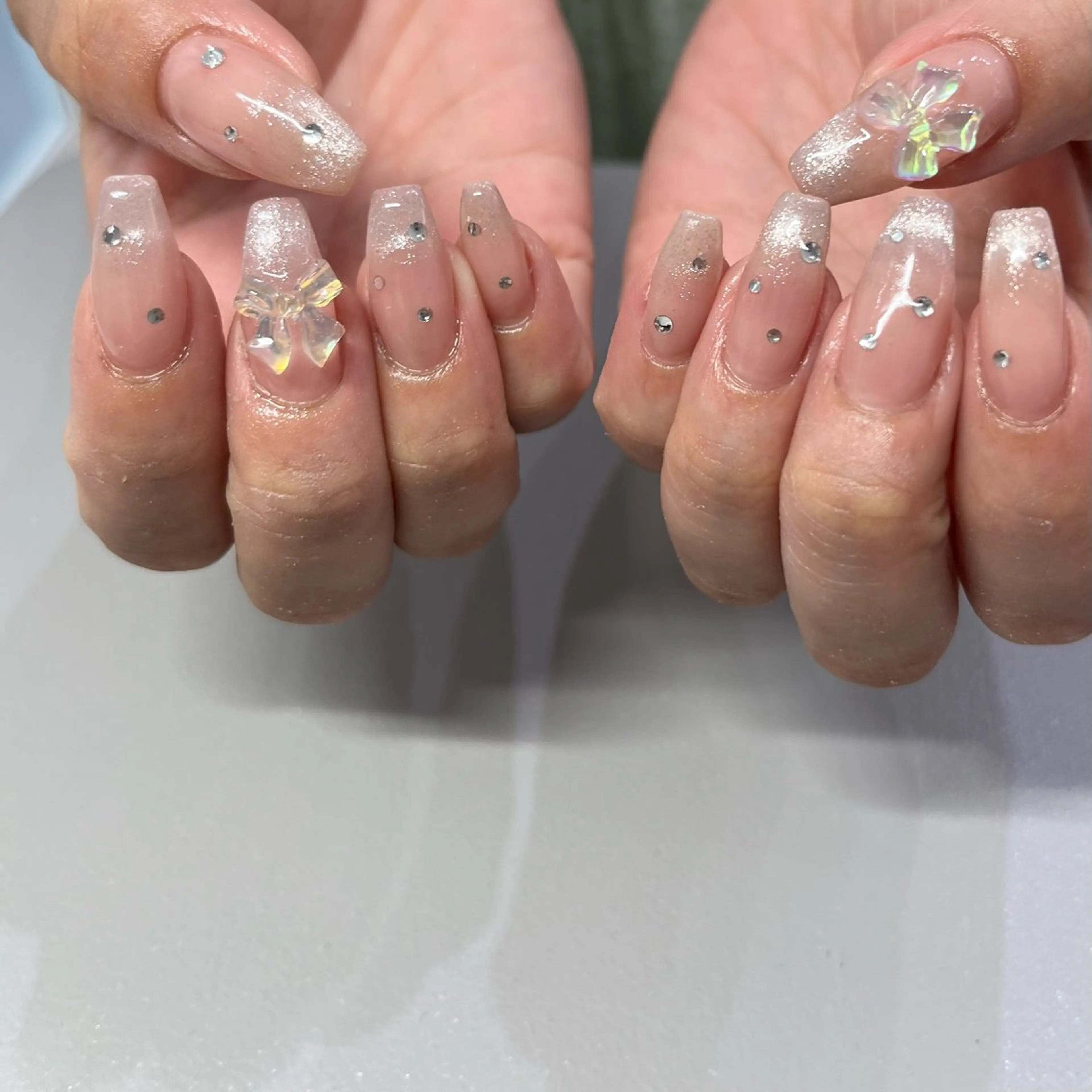 ネイル ハンドネイル Ray. ちゅるん系ニュアンスのネイルデザイン