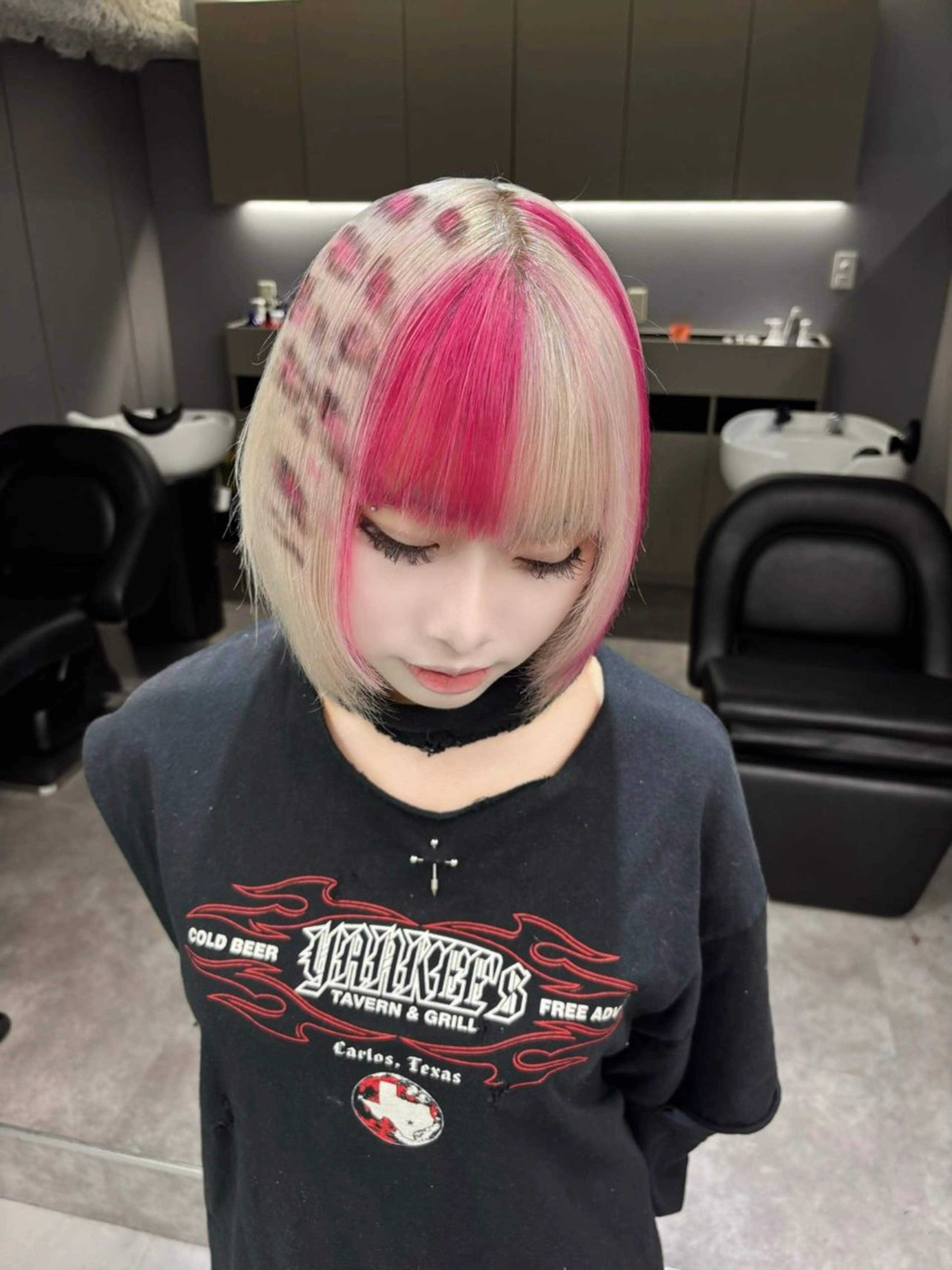 ミディアム カラー デザインカラー ピンクカラー ヘアカラー 名古屋／デザイン／ ブリーチ/松井亮磨のヘアスタイル