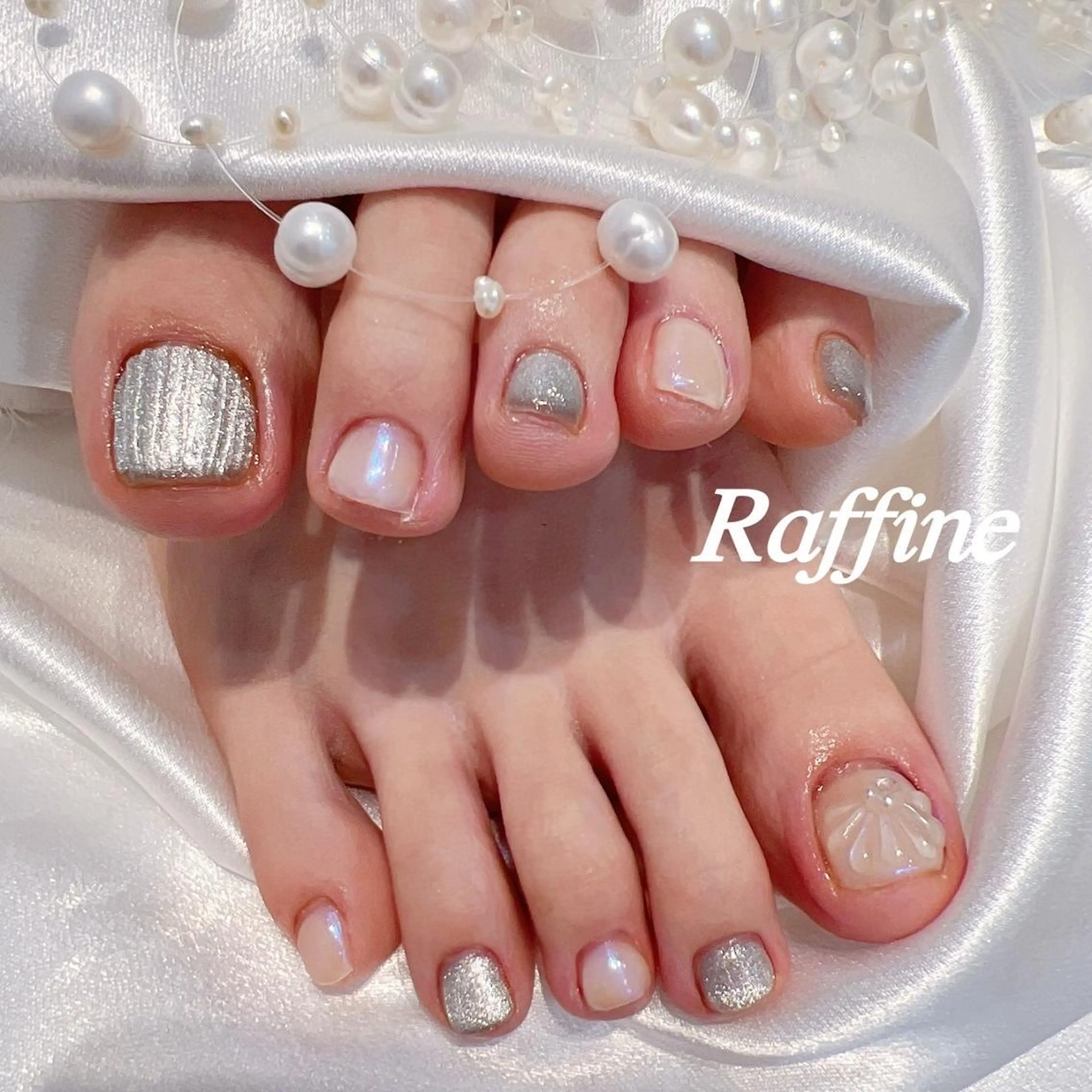 ネイル RAFFINE haru🦋🩵のネイルデザイン
