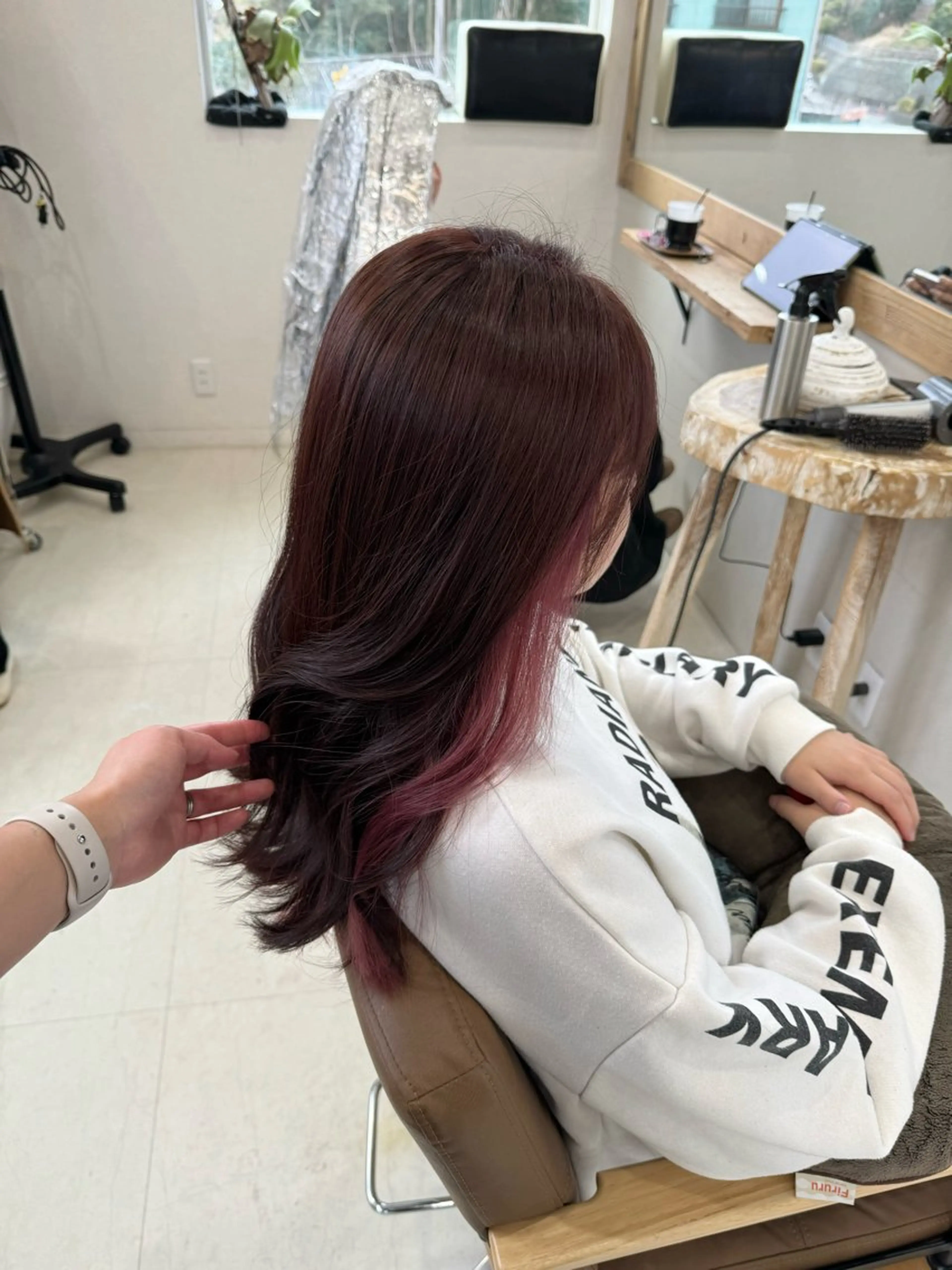 ロング ヘアカラー アルーナビューティデザイン所属・鈴木 妃帆未のヘアスタイル