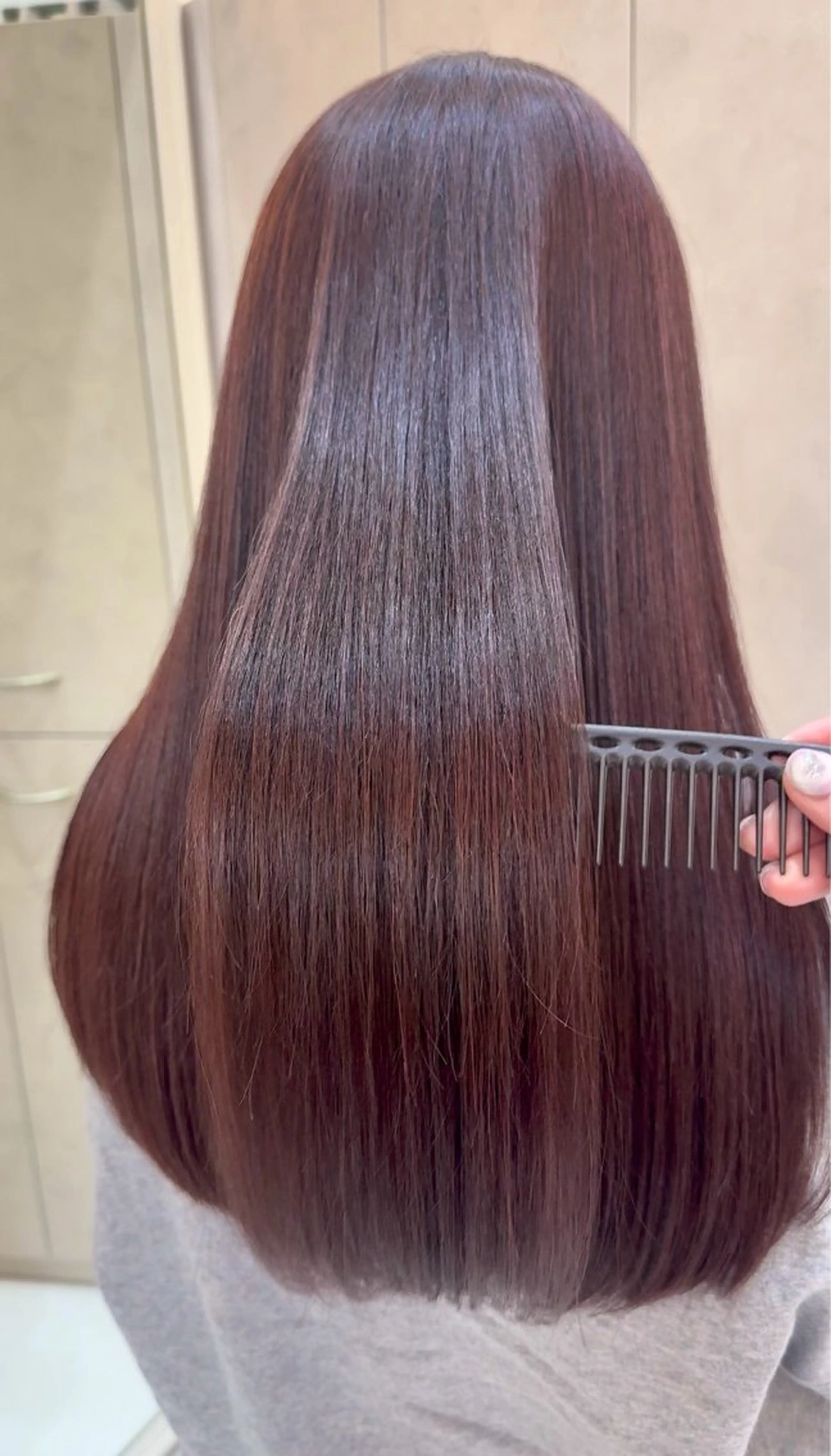 ロング 園田 奈津のヘアスタイル