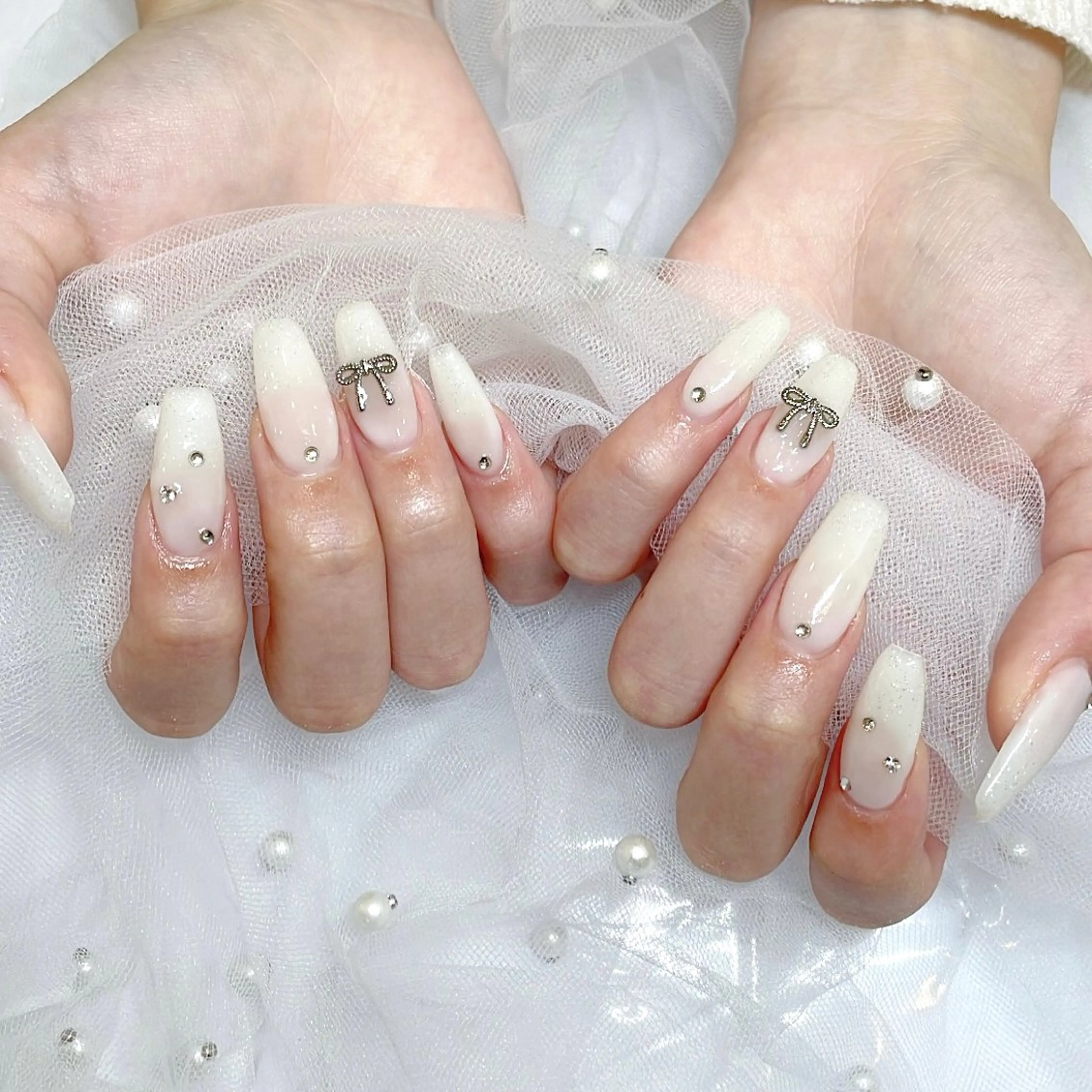 ネイル 冬ネイル クリスマス ハンドネイル misaki 🩰‎🤍🎀のネイルデザイン