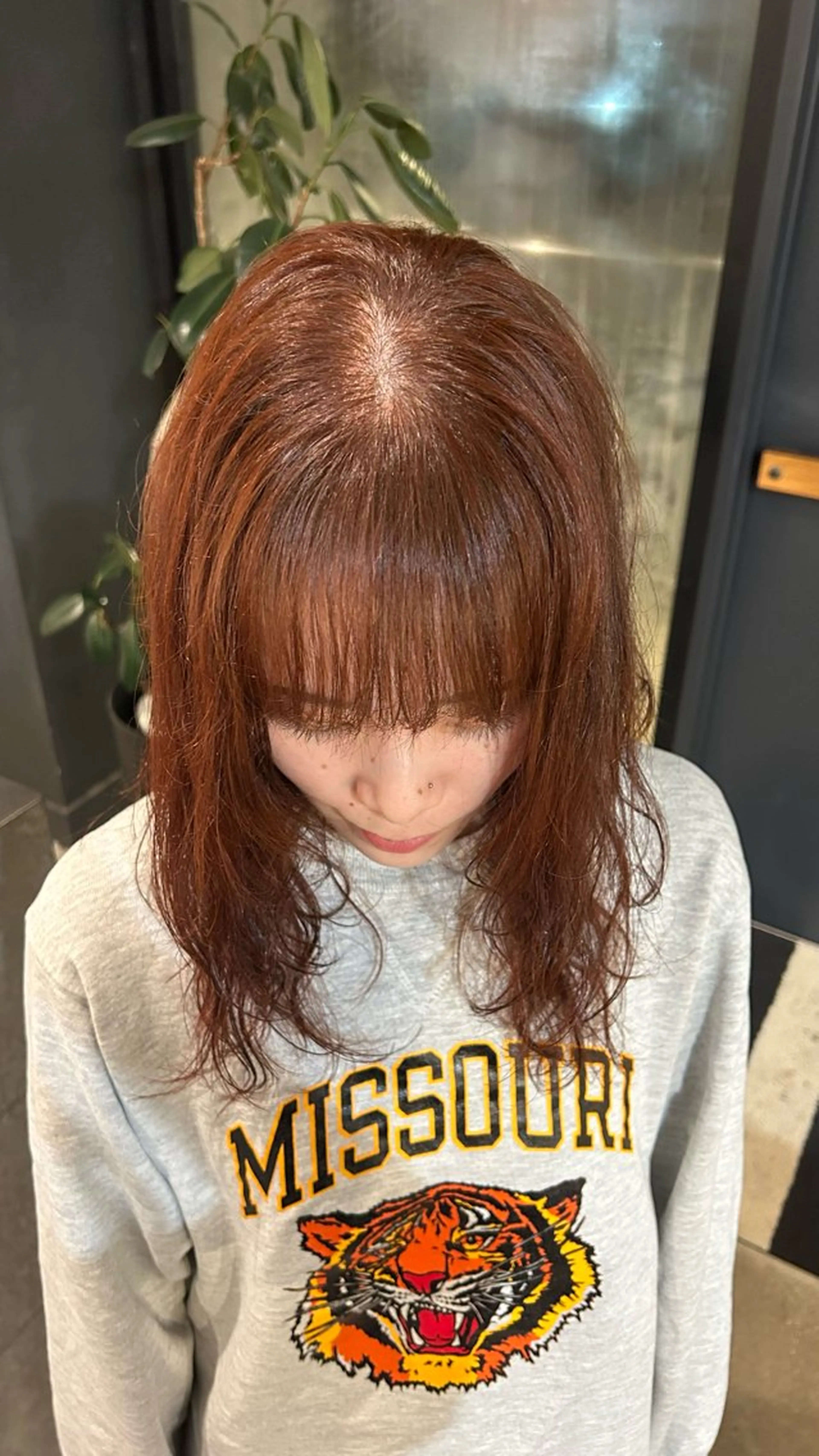 セミロング カラー ブリーチ ブリーチなしカラー オレンジ カット ヘアカラー トリートメント 永嶋 芽衣のヘアスタイル