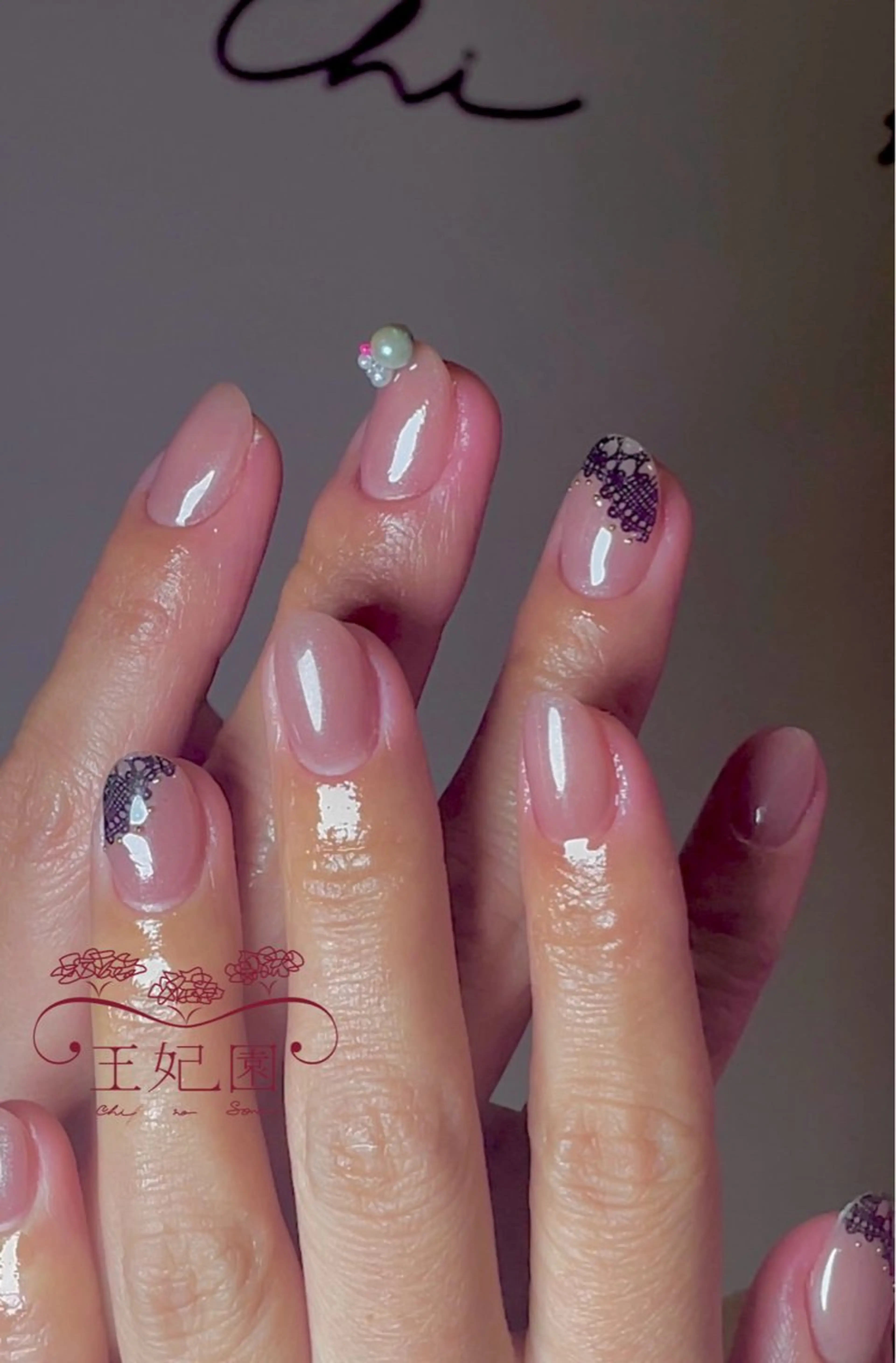 ネイル アートネイル 韓国ネイル レース ラメ(グリッター) マグネットネイル nail salon王妃の園所属・王妃の園 ohinosonoのネイルデザイン
