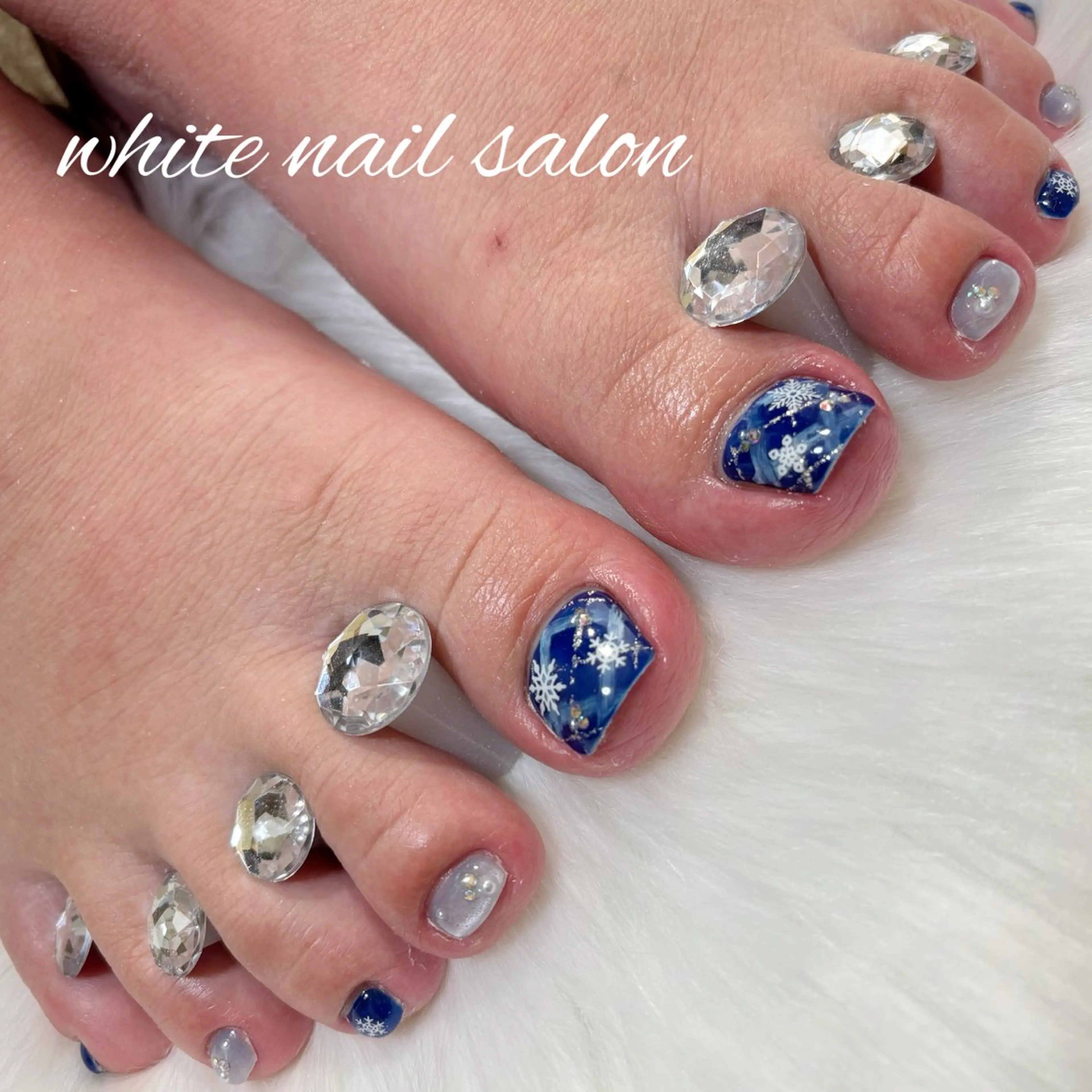 ネイル フットネイル ラメ(グリッター) フットネイル white nail salonのネイルデザイン
