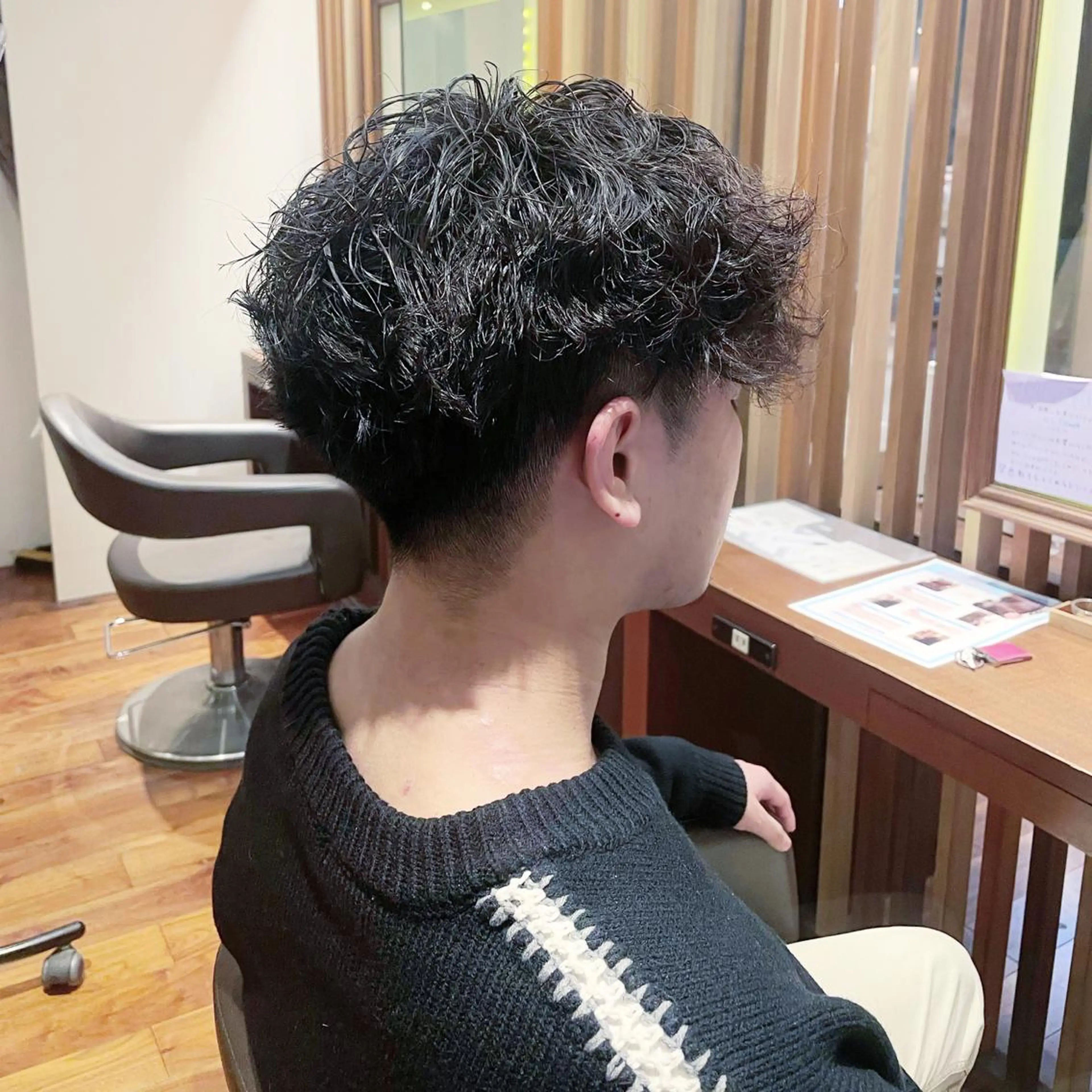 ショート パーマ メンズ 夏井 沙織のヘアスタイル