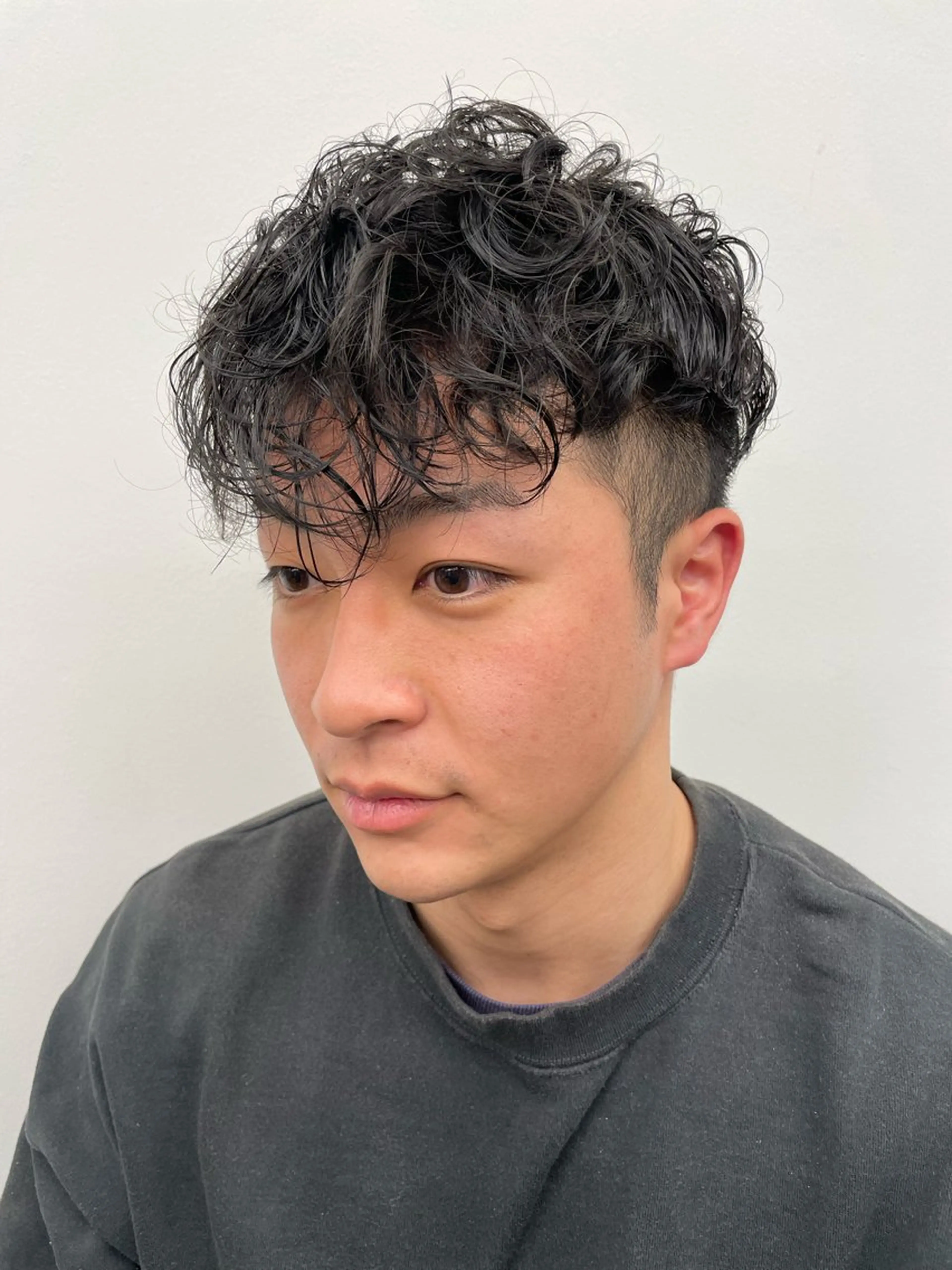 メンズ メンズブリーチ メンズパーマ 鬼頭 優吾のヘアスタイル