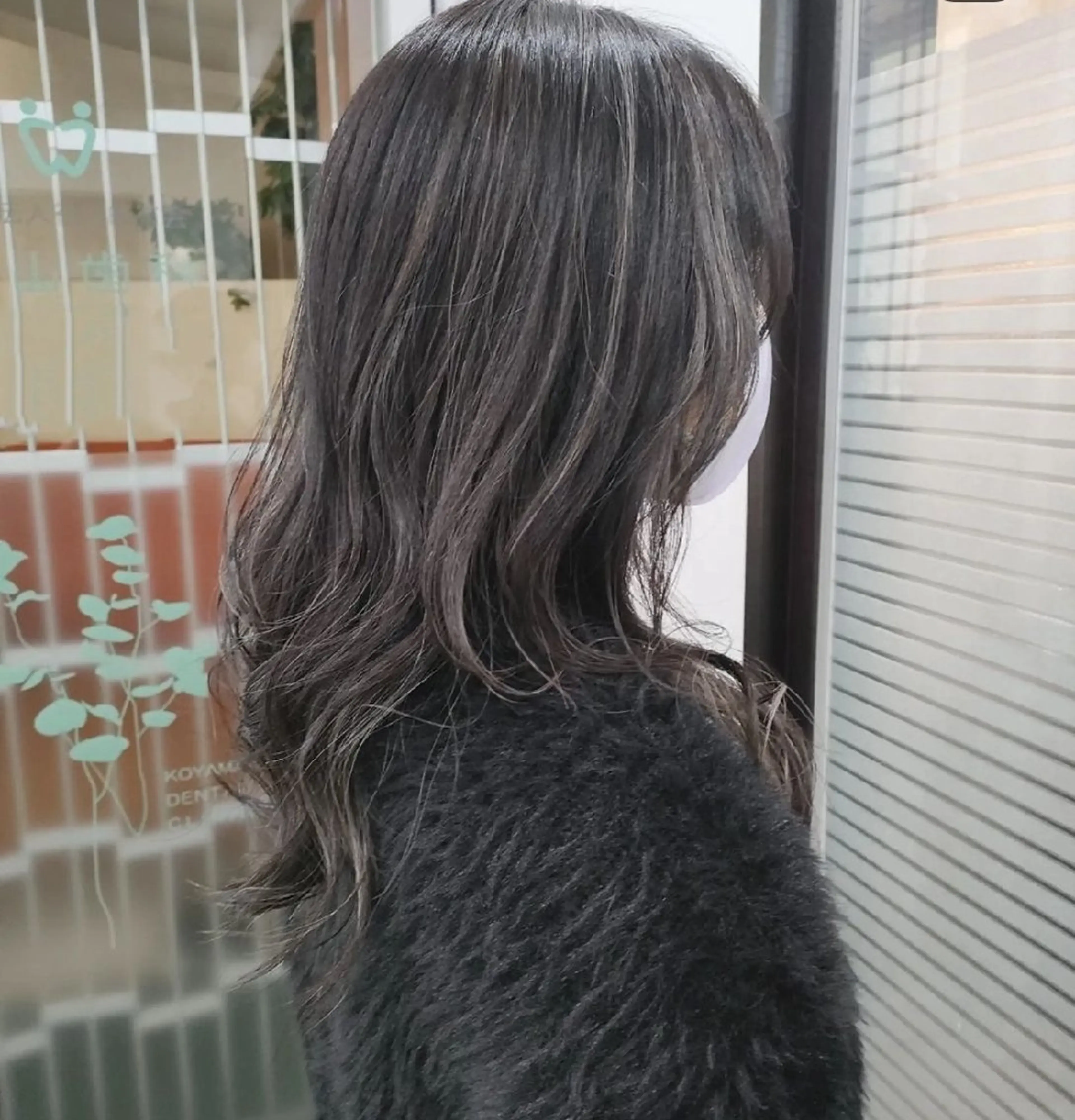 カット＋白髪ぼかしハイライト（全体）の写真