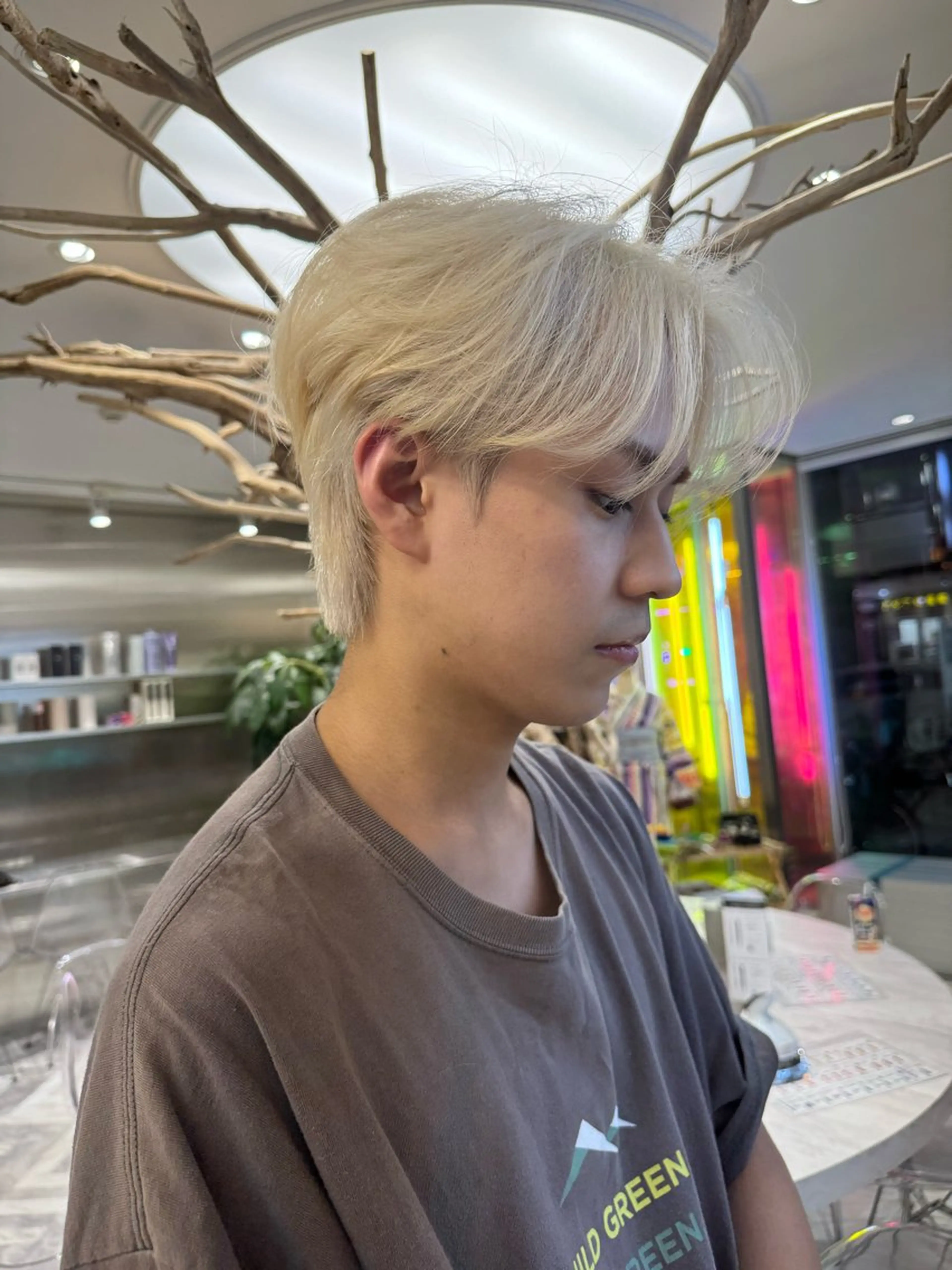 ショート カラー メンズ メンズメッシュ メンズパーマ メンズツイストパーマ 波巻きパーマ メッシュ ヘアカラー カラーモデル⚡️ REONのヘアスタイル