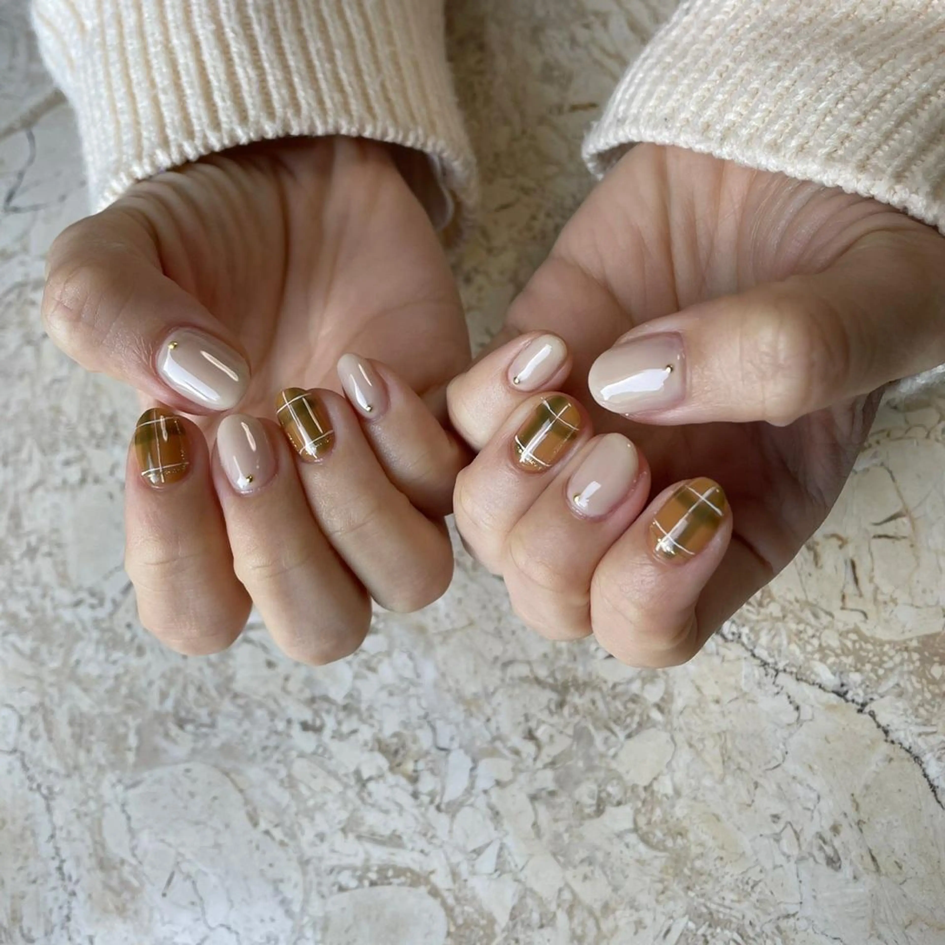 ネイル アートネイル フラワーネイル ジェルネイル 韓国ネイル ラメ(グリッター) ハンドネイル nail salon mieux(ミュー)のネイルデザイン