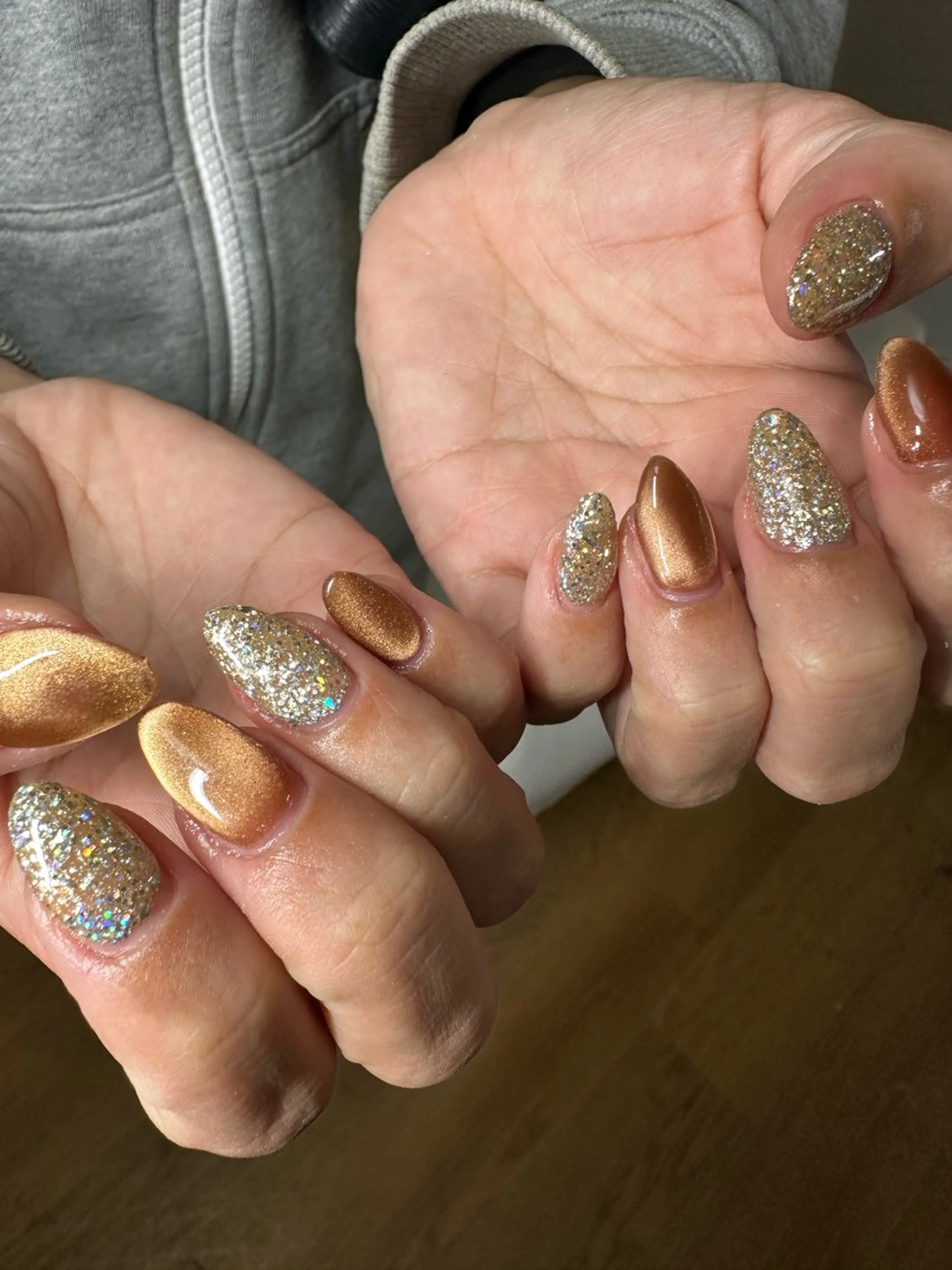 ネイル ブラウン フラッシュネイル ハンドネイル Sawa ︎︎𓂃⟡.·のネイルデザイン