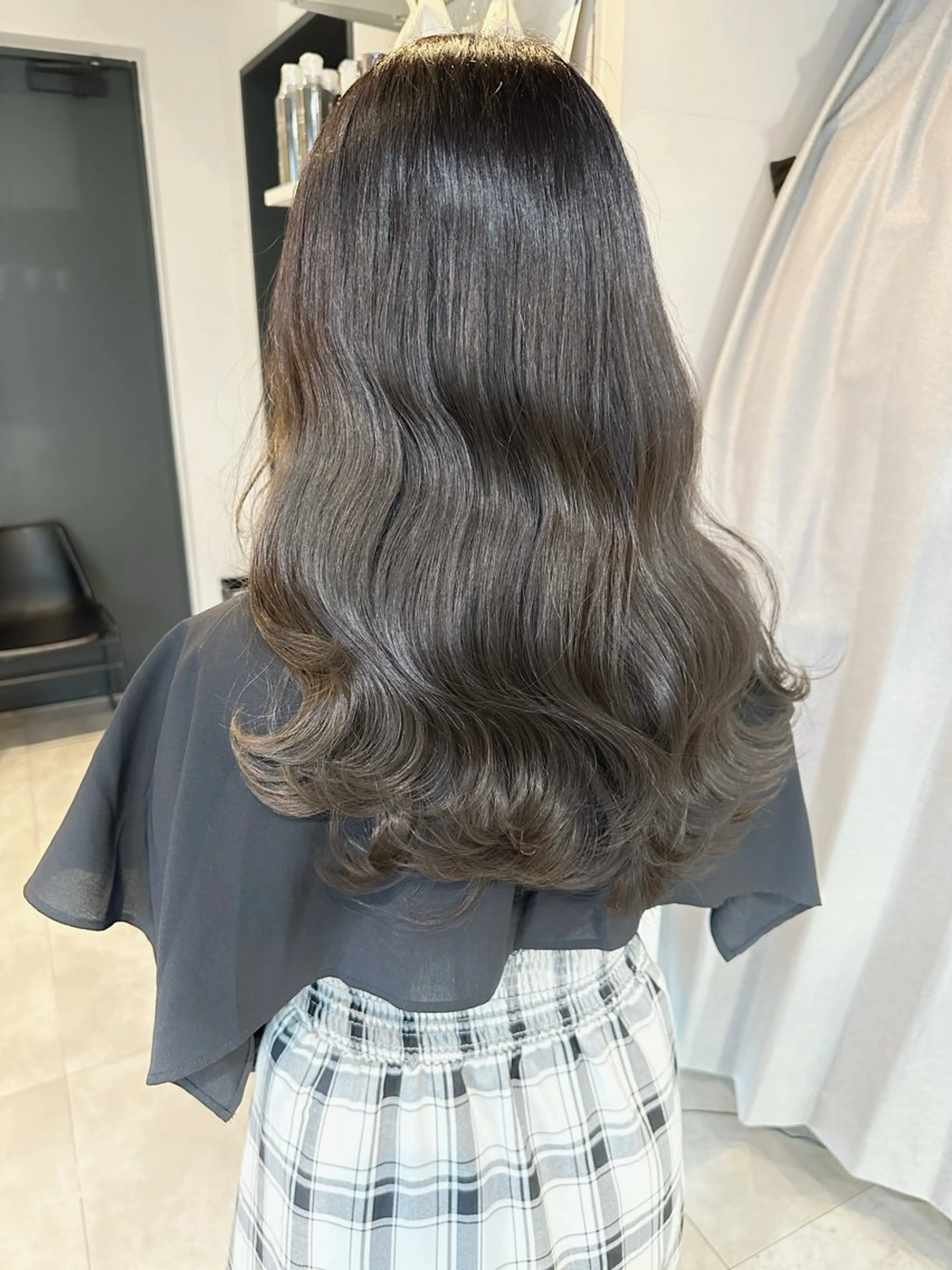 ロング カラー グレージュ 髪質改善 KURO/韓国ヘア /レイヤーカットのヘアスタイル