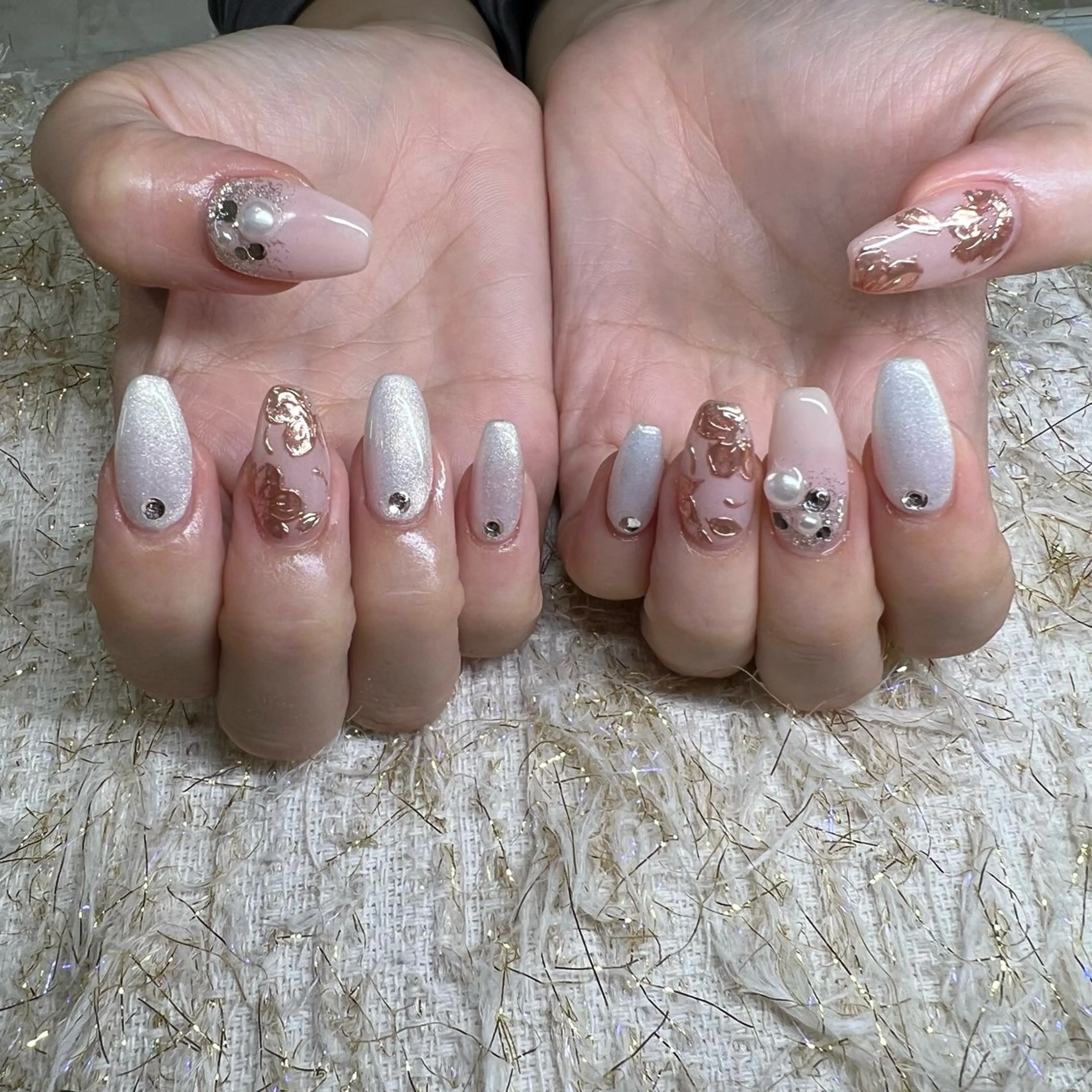 🍒5本アートコース《オフ無し》持ち込みデザイン＋ワンカラー、ラメワンカラー、グラデ、フレンチのコースです◎の写真