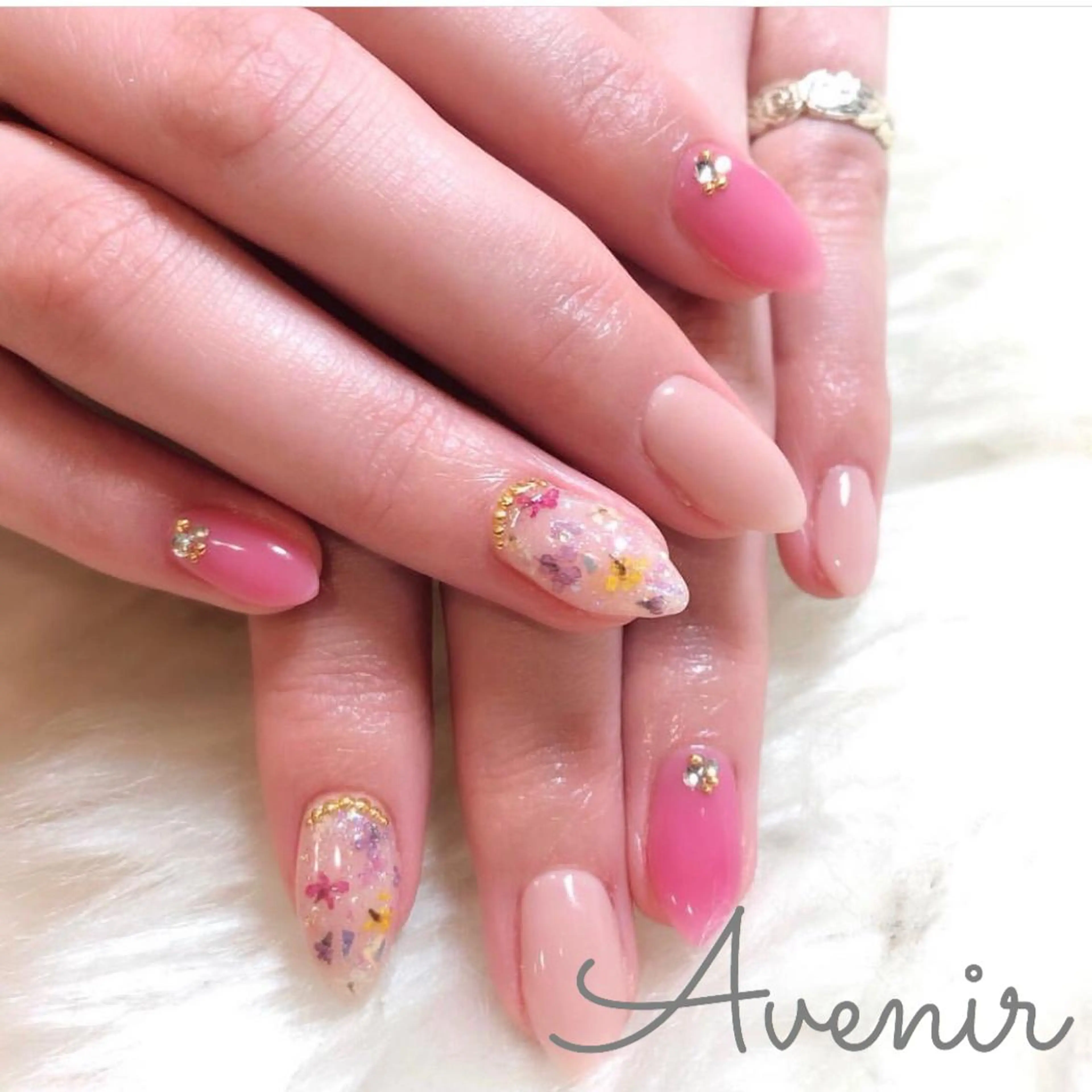 ネイル Avenir 表参道 nail＆eye予約のネイルデザイン