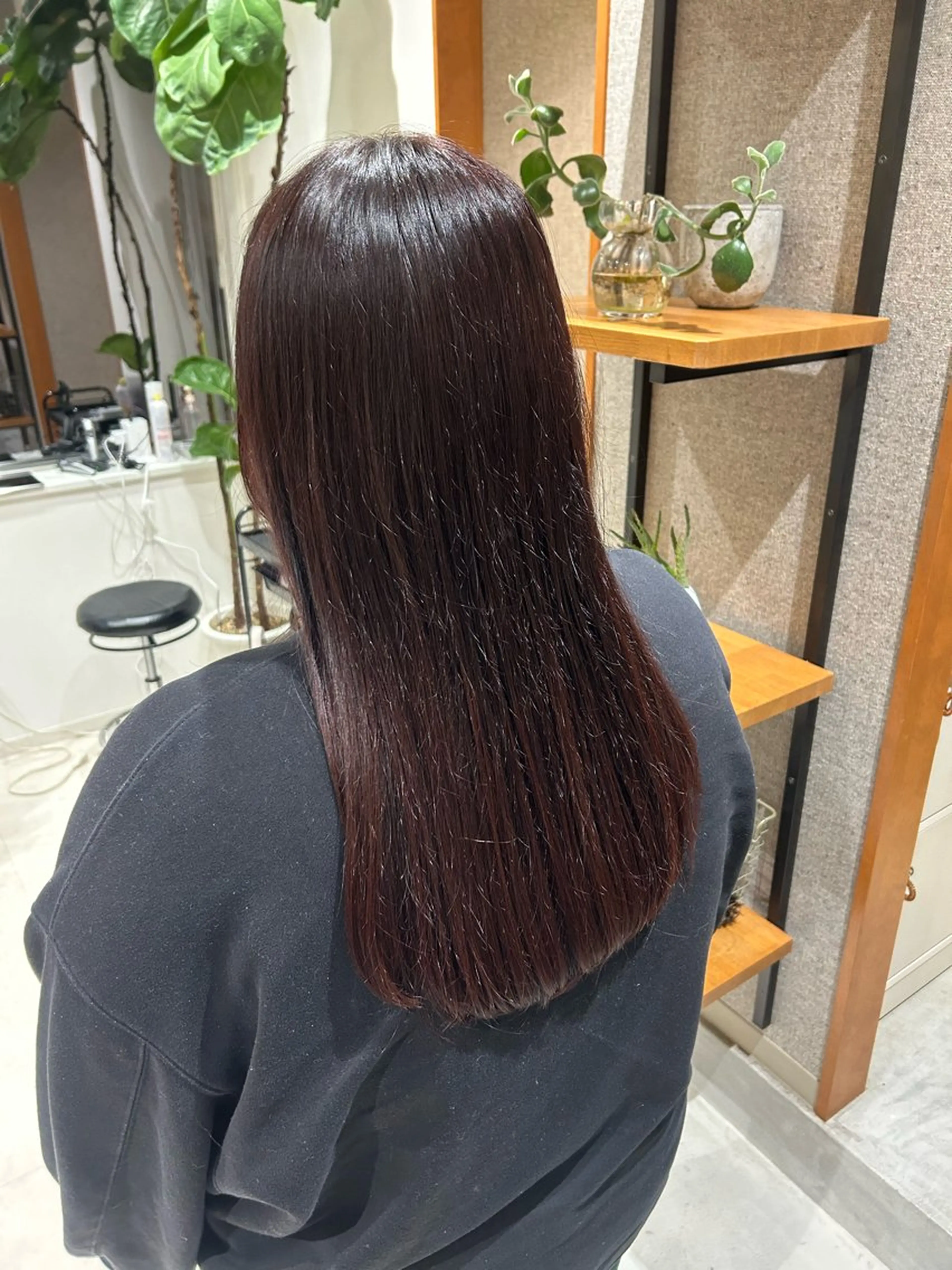 カラー UNBIRTHDAY Erenaのヘアスタイル