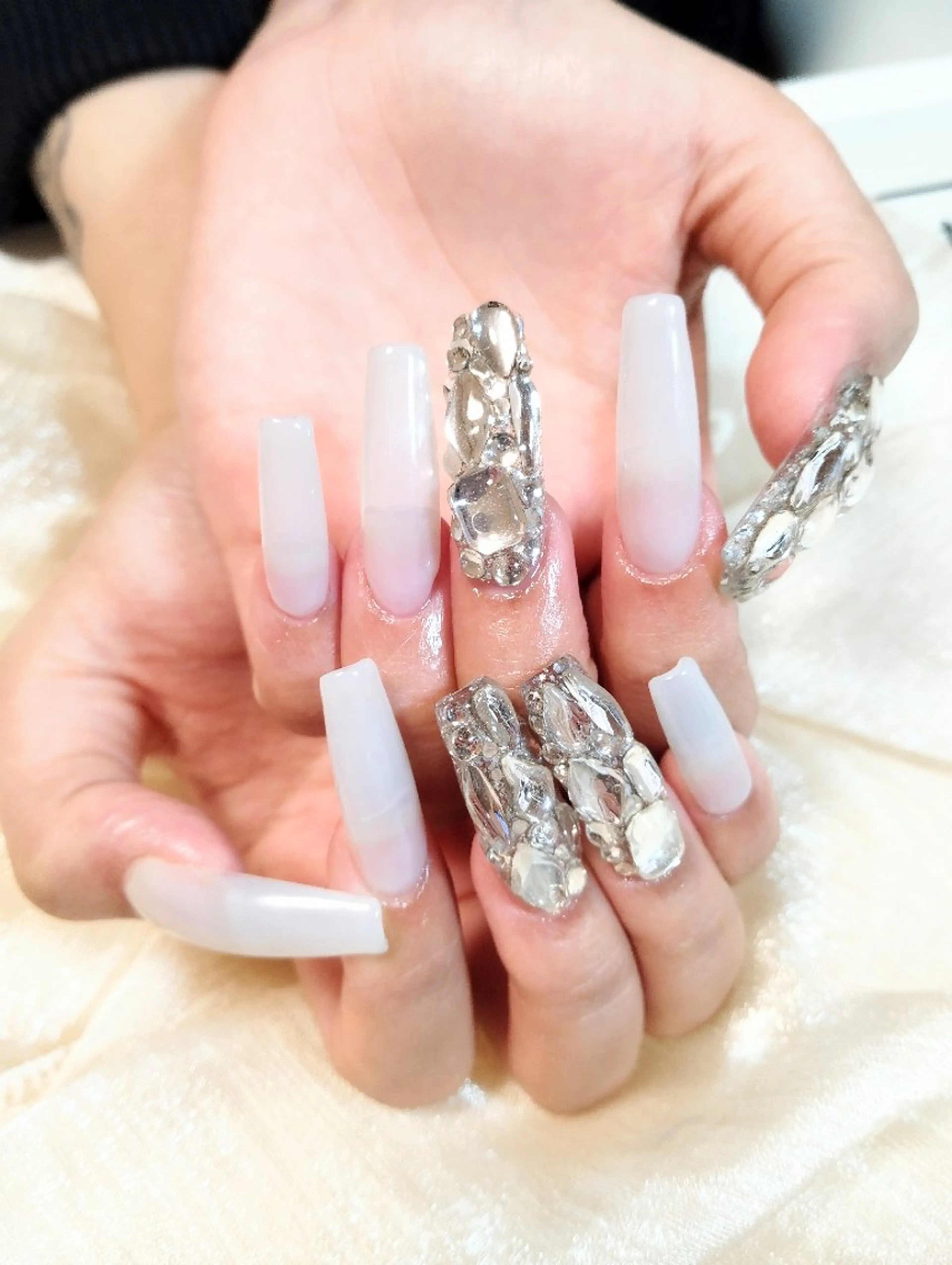 ネイル ネイルチップ ハンドネイル ハンドケア ＤI'A ネイルサロンのネイルデザイン